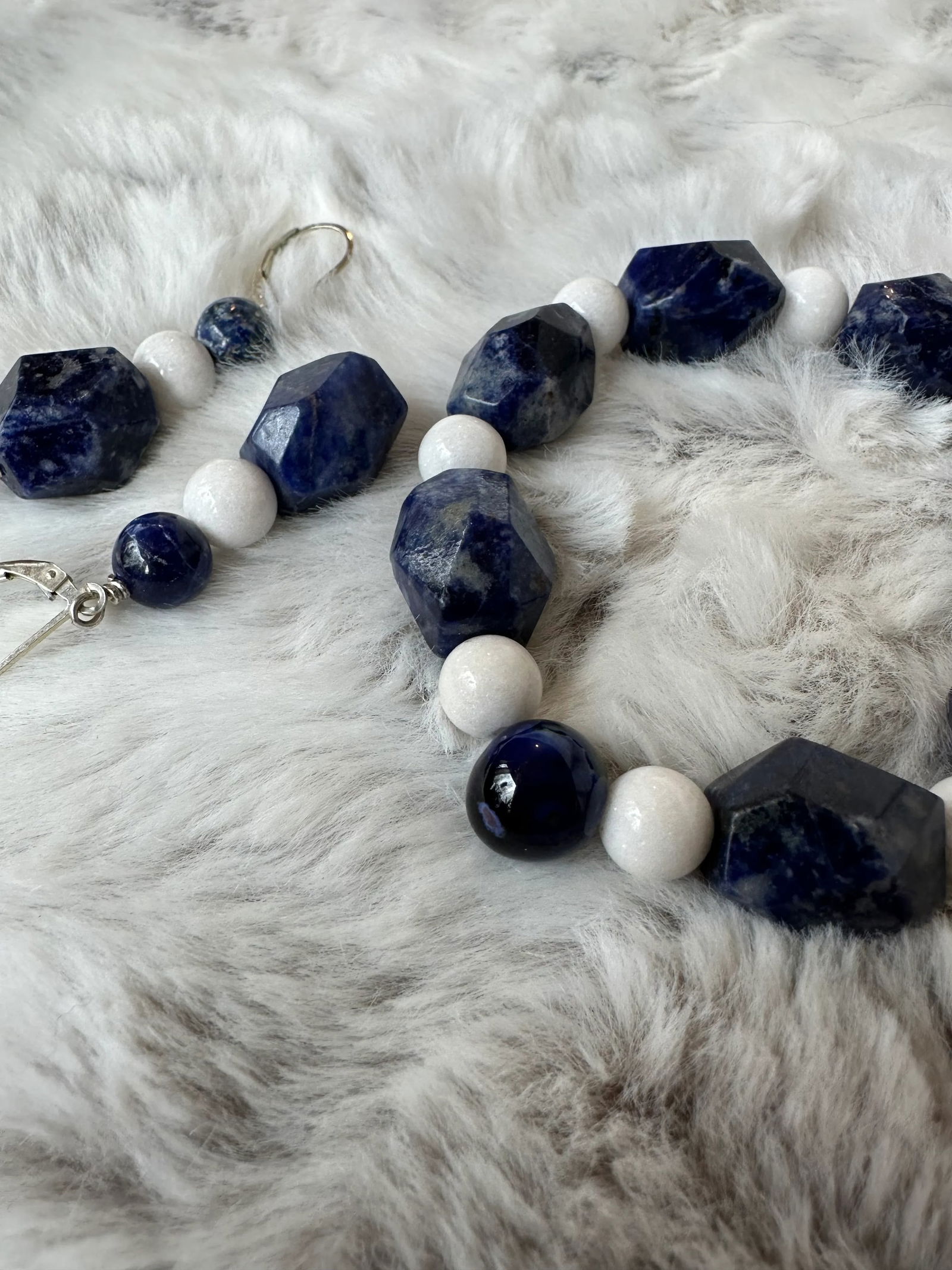 Late 20th Century Lapis Lazuli White Howlite Bracelet and Sterling Earrings Set - 3 Pieces - 9