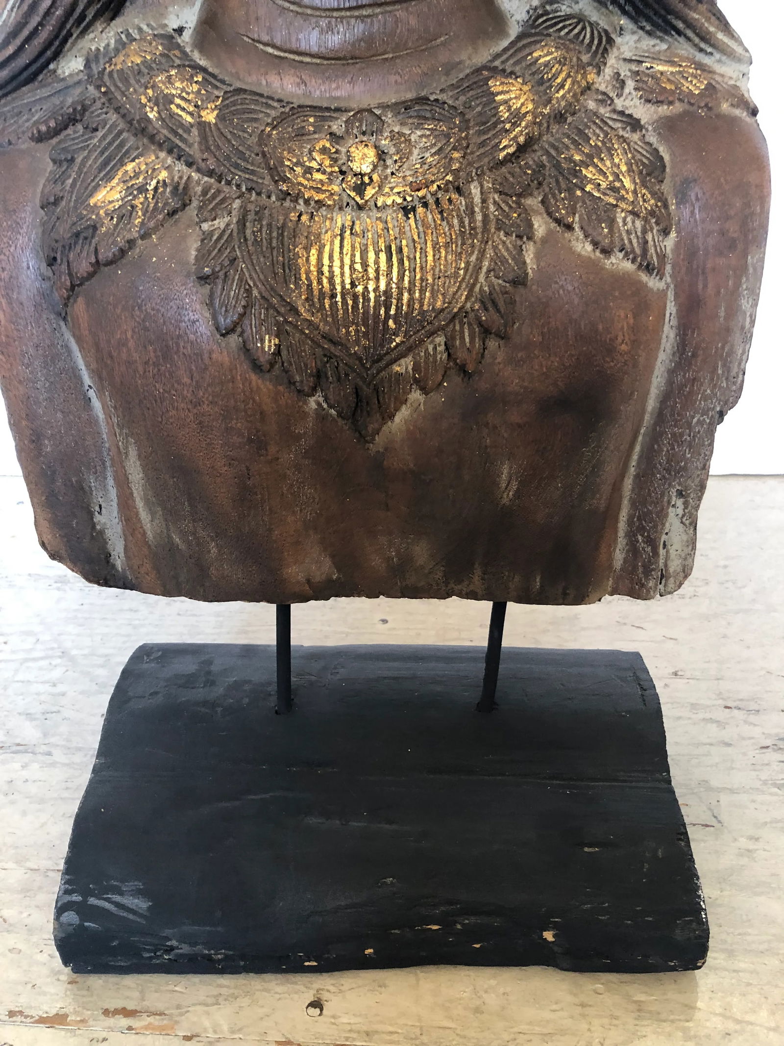 Large Giltwood Thai Goddess Sculpture - 5