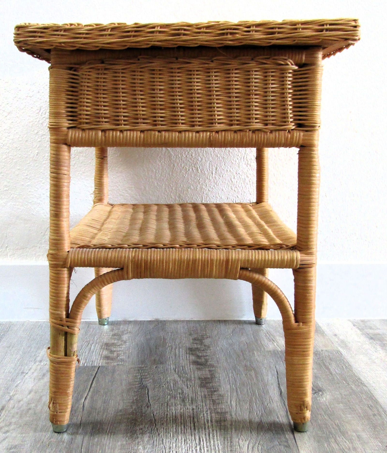 1960s Vintage French Country Wicker End Table Side Table With Bottom Shelf - 4