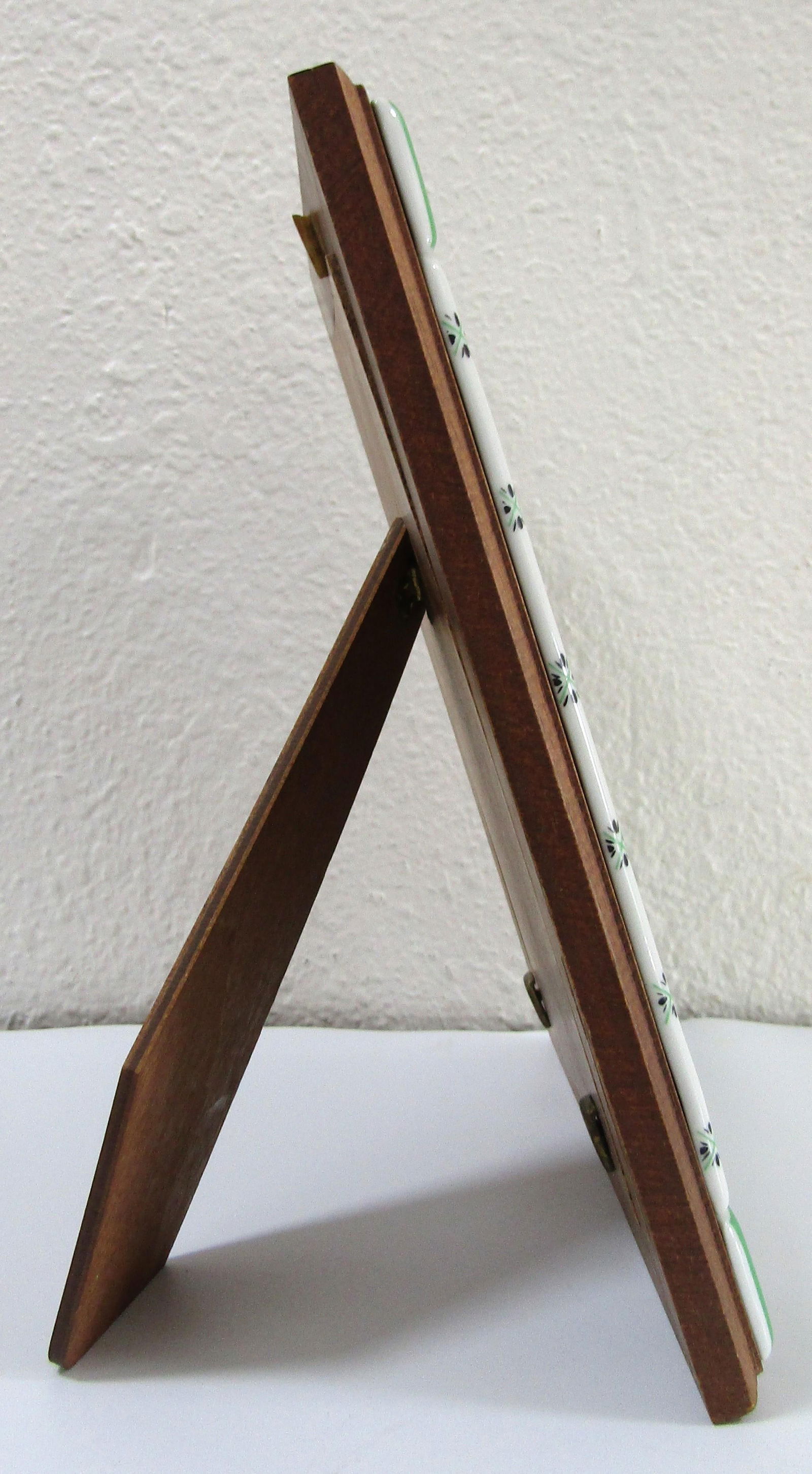 Mangani Italy Green and White Porcelain Frame - 11