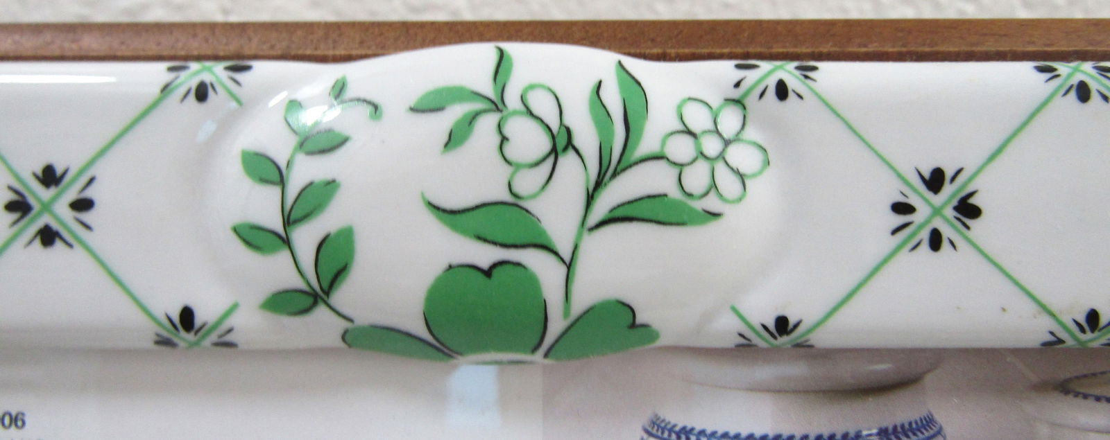 Mangani Italy Green and White Porcelain Frame - 4