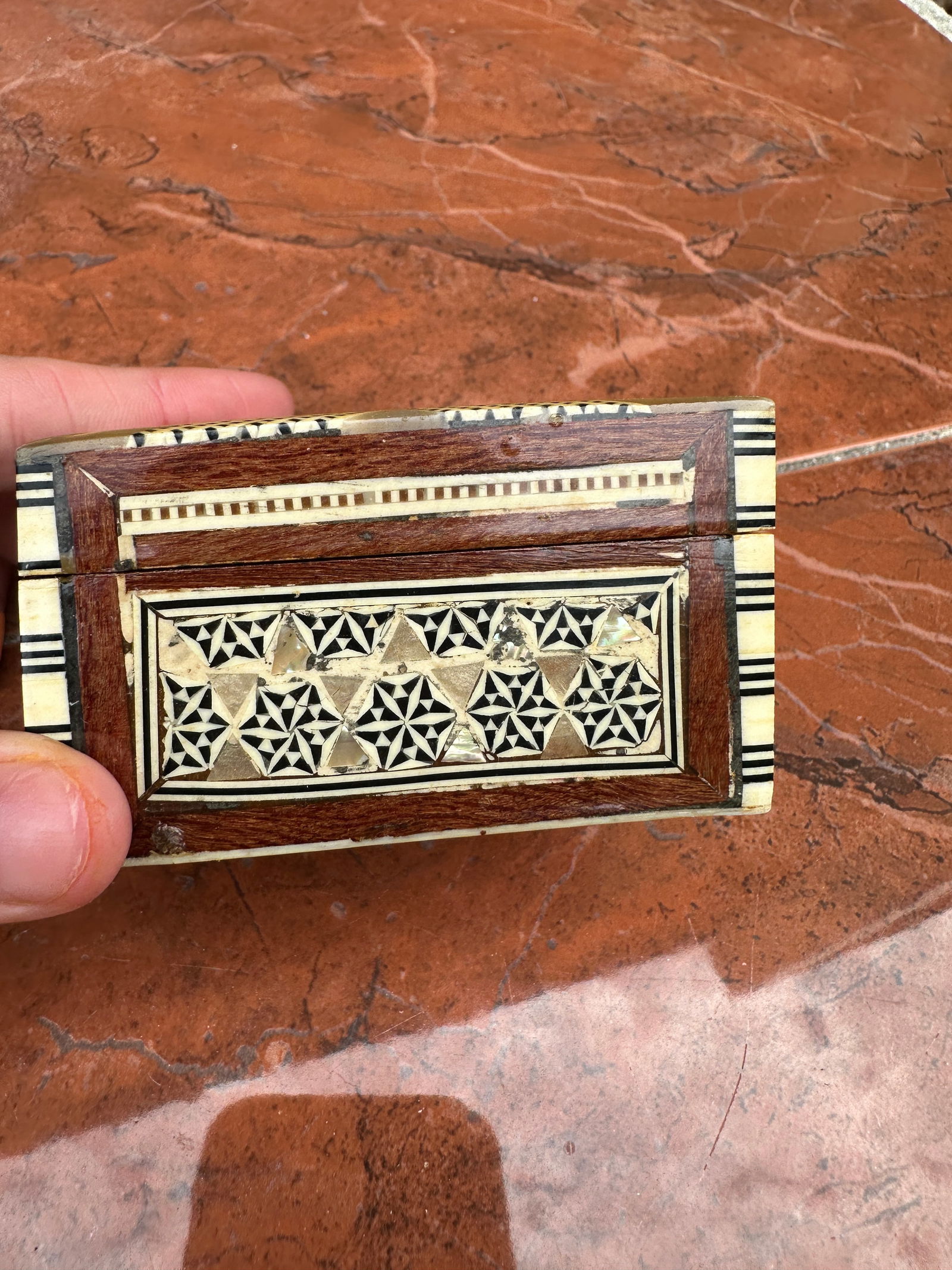 1970s Petite Wooden Painted Box With Mother of Pearl Accents - 4