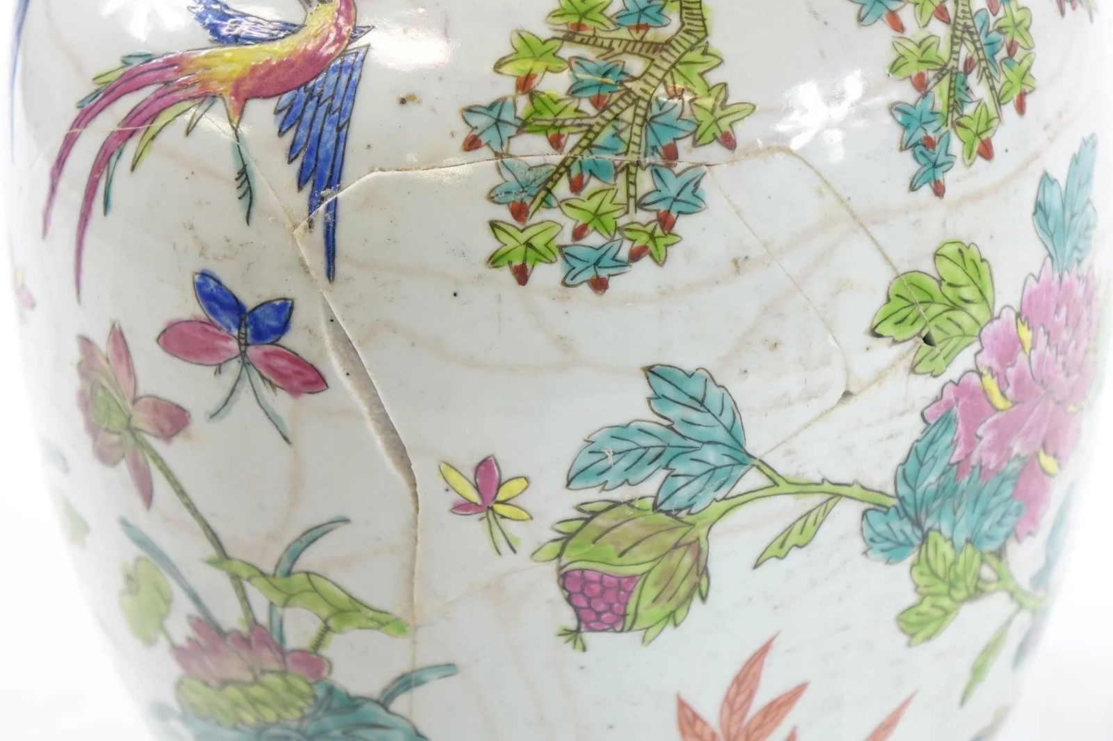 19th Century Antique Chinese Famille Rose Jar With Lid Cracked and Repaired See Pics - 3