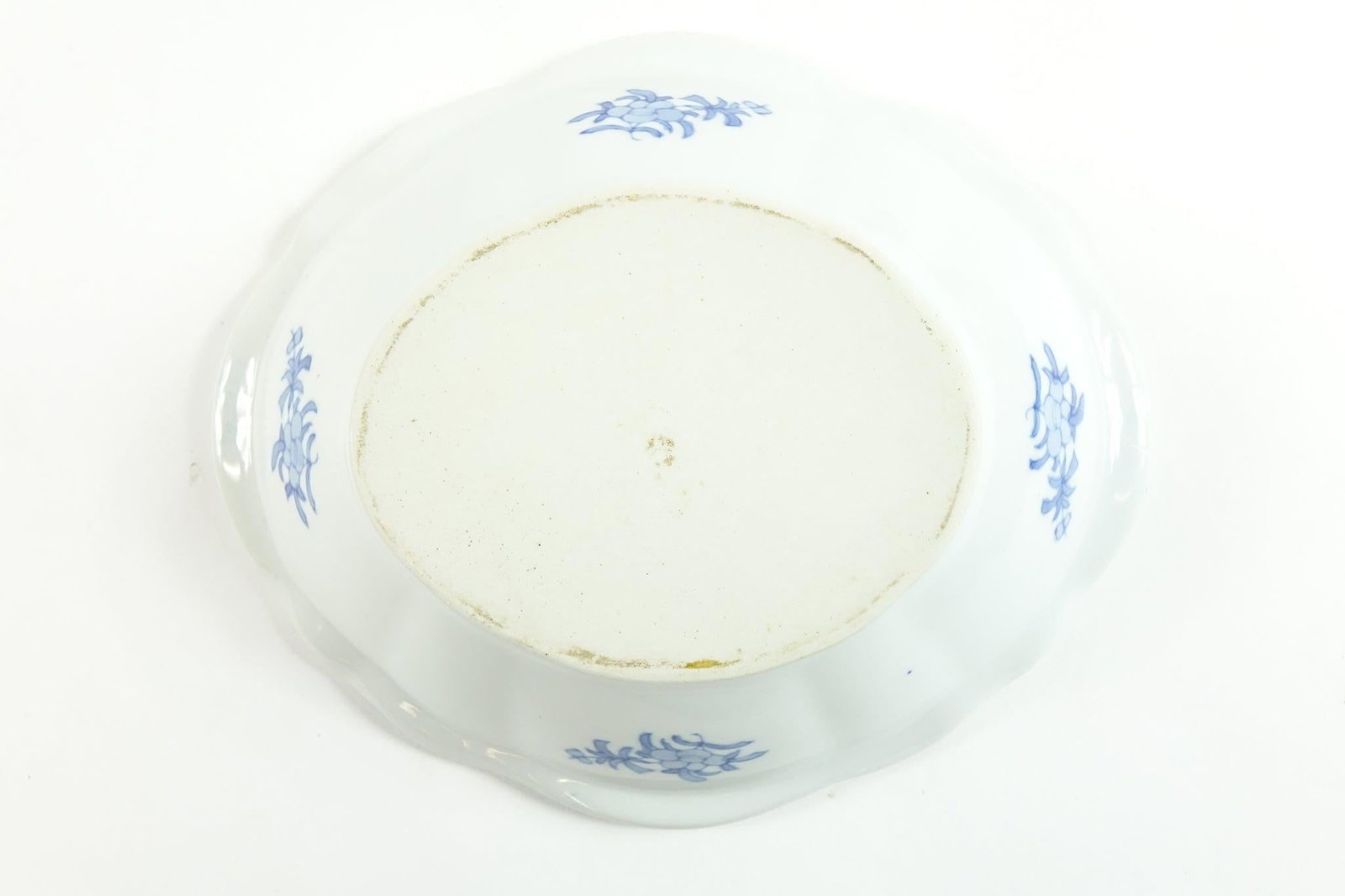 Antique Chinese Blue and White Porcelain Dish With a Lid - 3