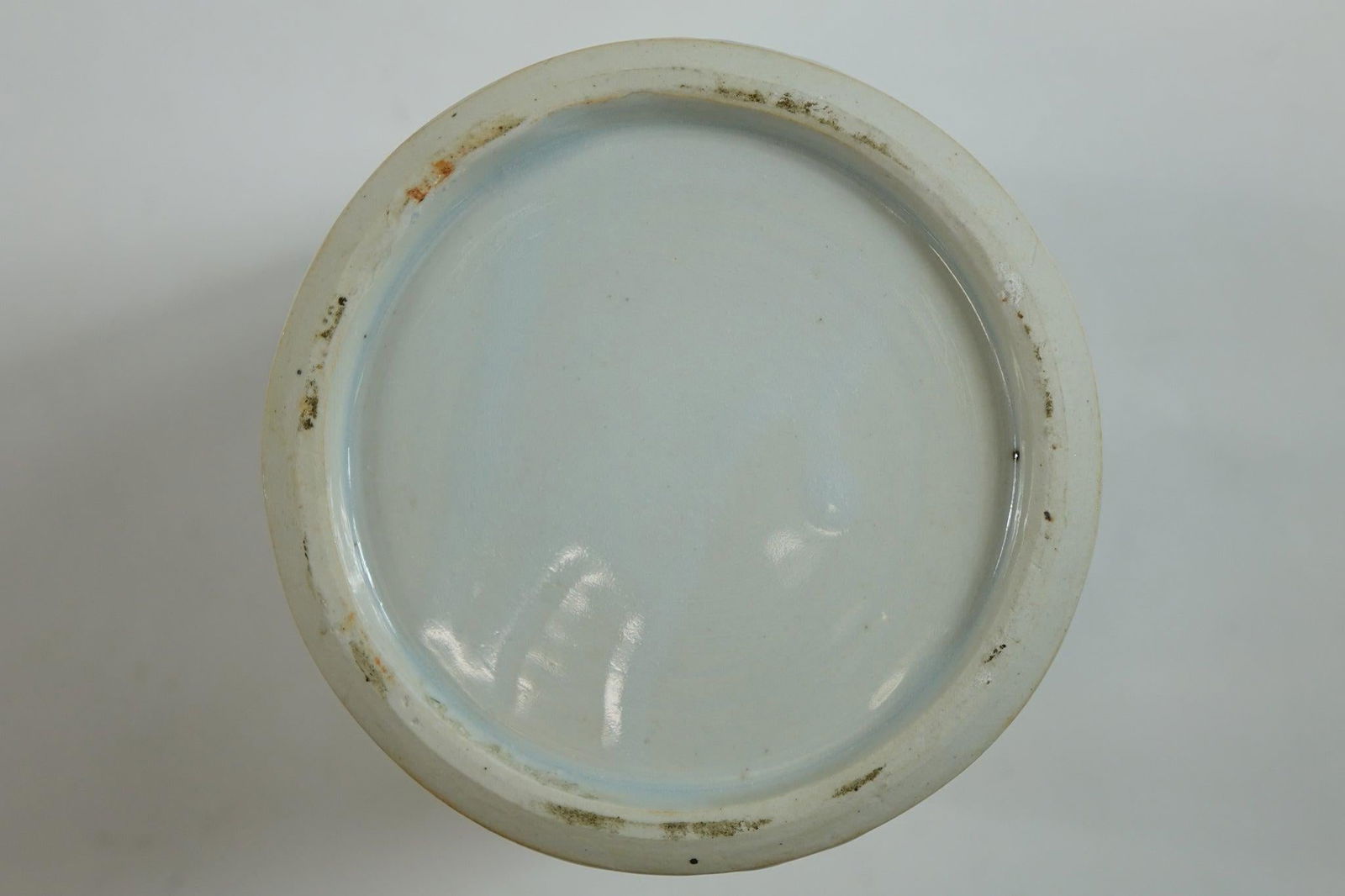 Antique Chinese Blue and White Vase - 4