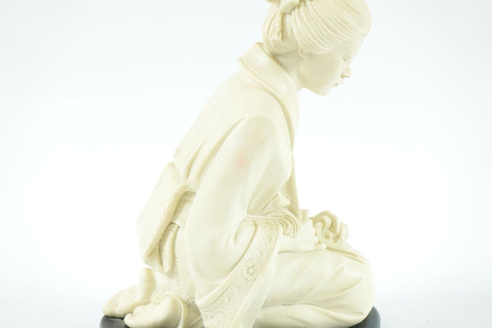 Mid 20th Century Japanese Scultpure of Woman - 3
