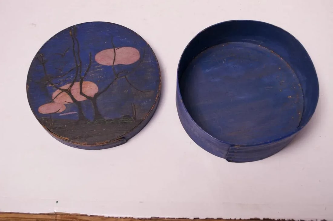 Early 20th Century Americana Pantry Box in Indigo With Tree Motif - 4