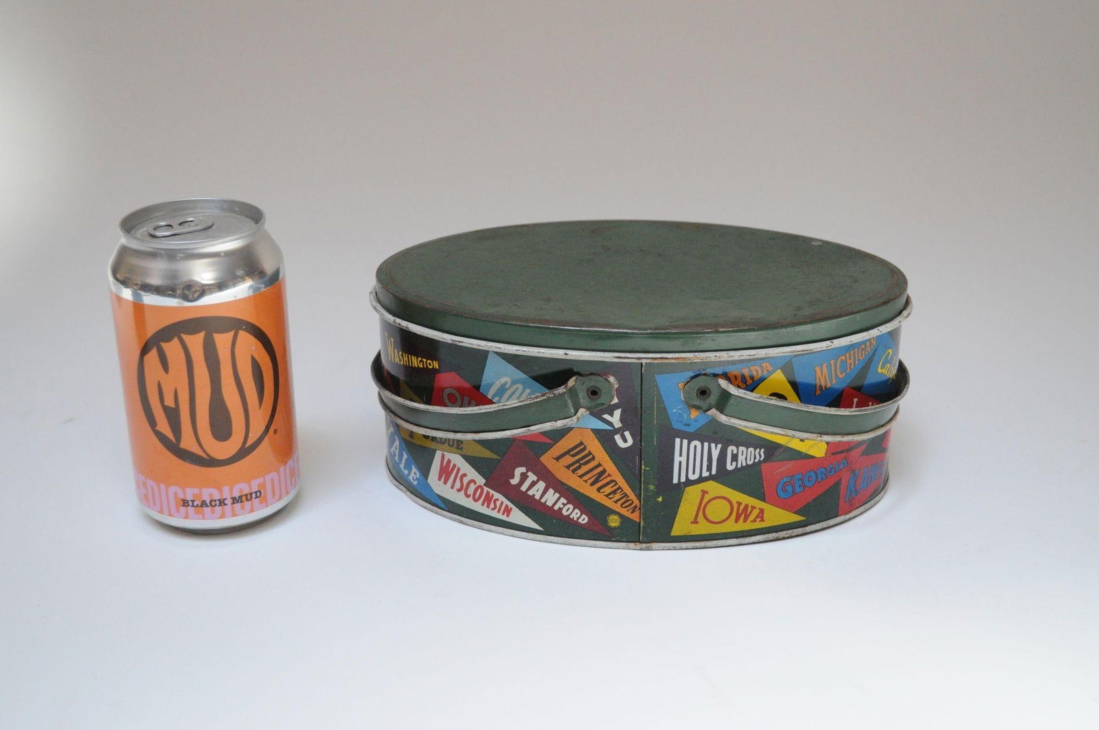 Vintage University Collegiate Pennant Tin Litho Lunchbox by Decoware - 9