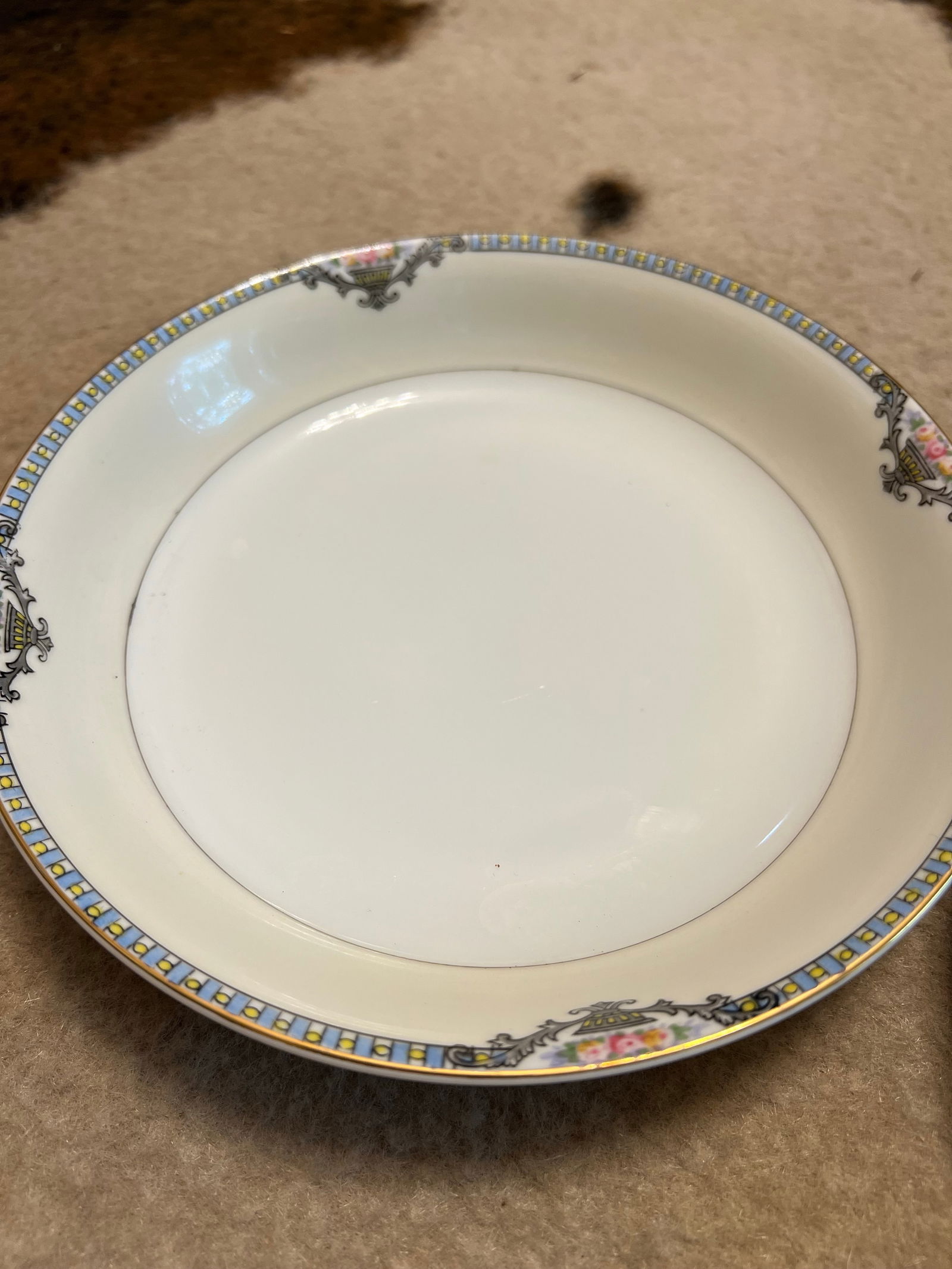 Pair of 1970s White Noritake Plates With Floral Rims - 2