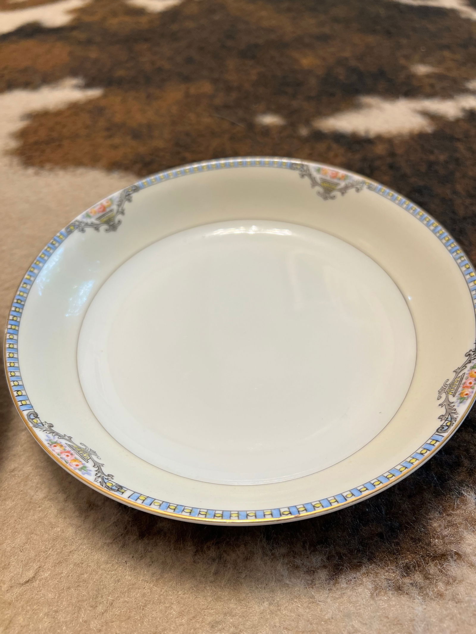 Pair of 1970s White Noritake Plates With Floral Rims - 3