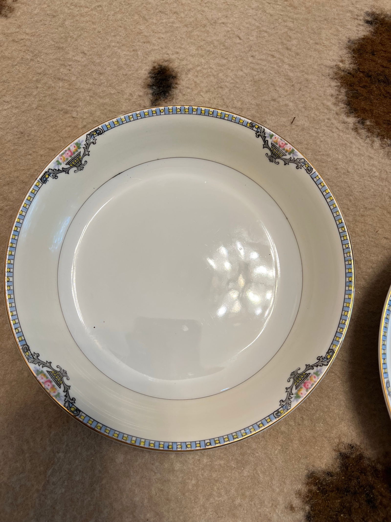 Pair of 1970s White Noritake Plates With Floral Rims - 5