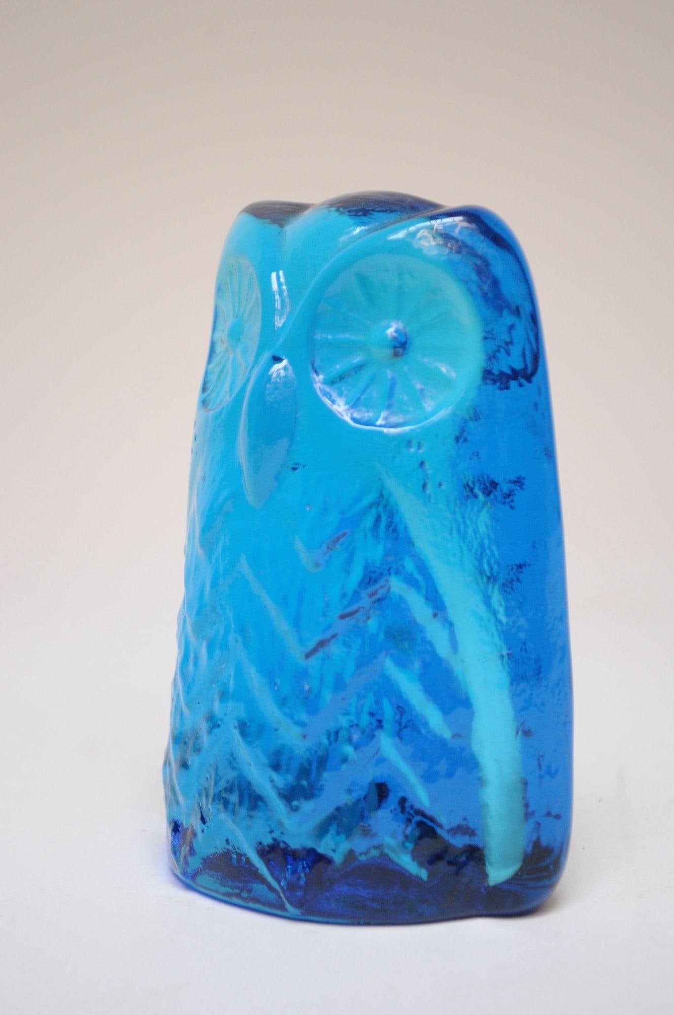 Mid-Century American Modern Cobalt Blue Glass Owl Figurine / Paperweight - 3