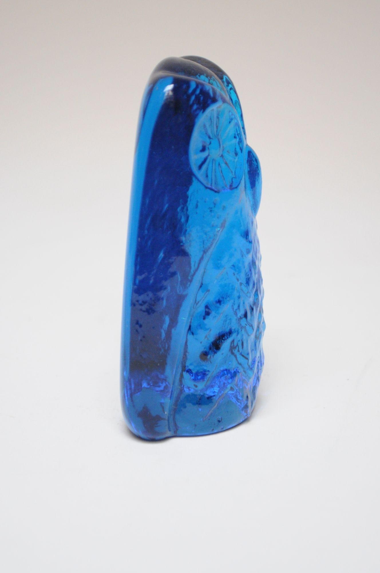 Mid-Century American Modern Cobalt Blue Glass Owl Figurine / Paperweight - 6