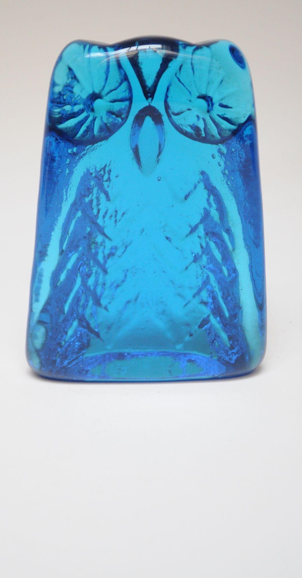 Mid-Century American Modern Cobalt Blue Glass Owl Figurine / Paperweight - 7