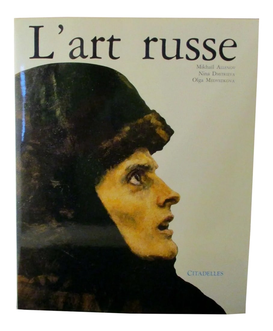 Mint l'Art Russe With SLeeve French Version 1991: Ten centuries of Russian art! This volume invites you to this fabulous journey through time and space. Over the six hundred pages, the authors tell the upheavals of a story which, from Kiev to