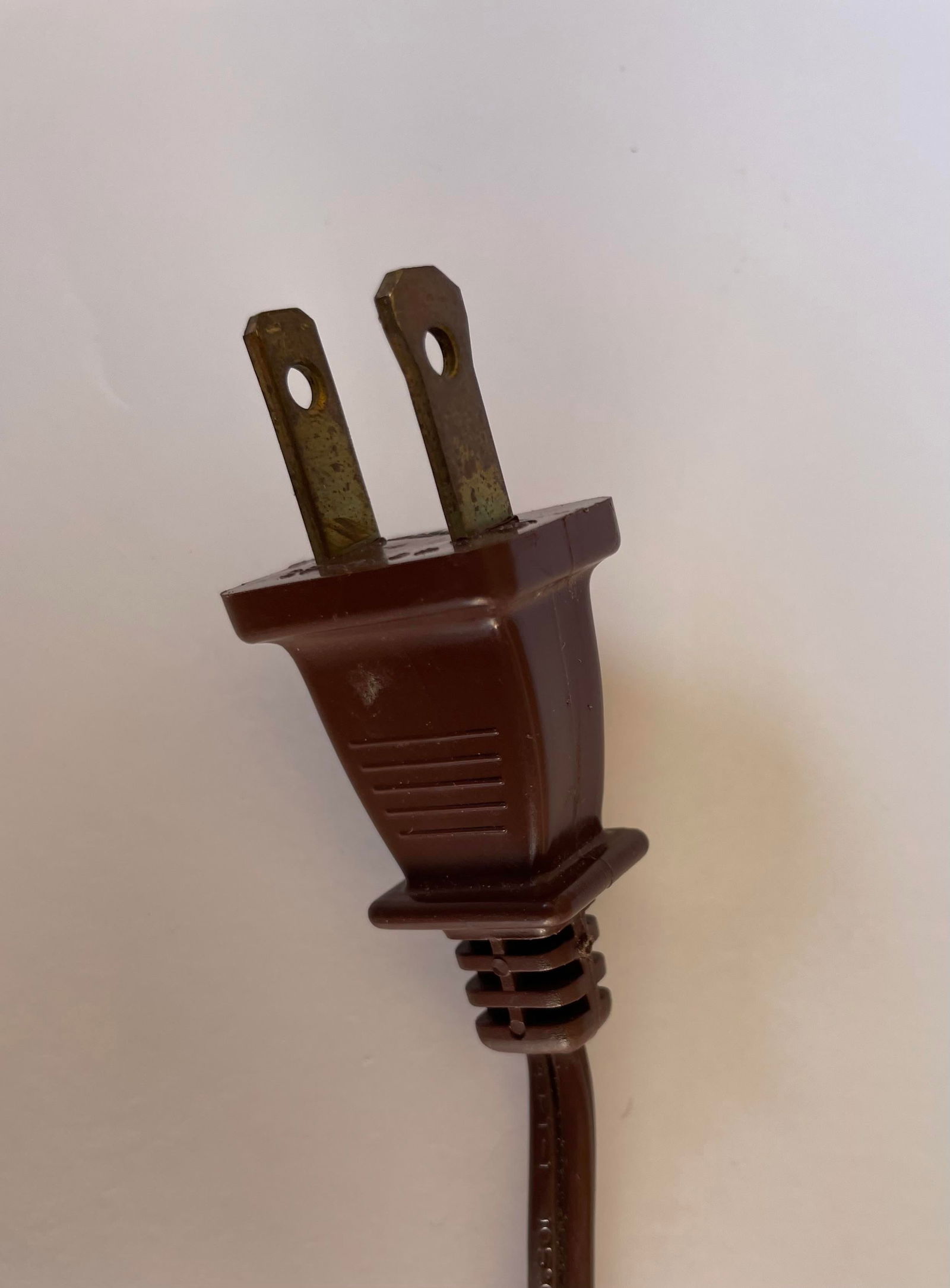 1980s Enamel Ivory Table Lamp With Original Pleated Shade - 5