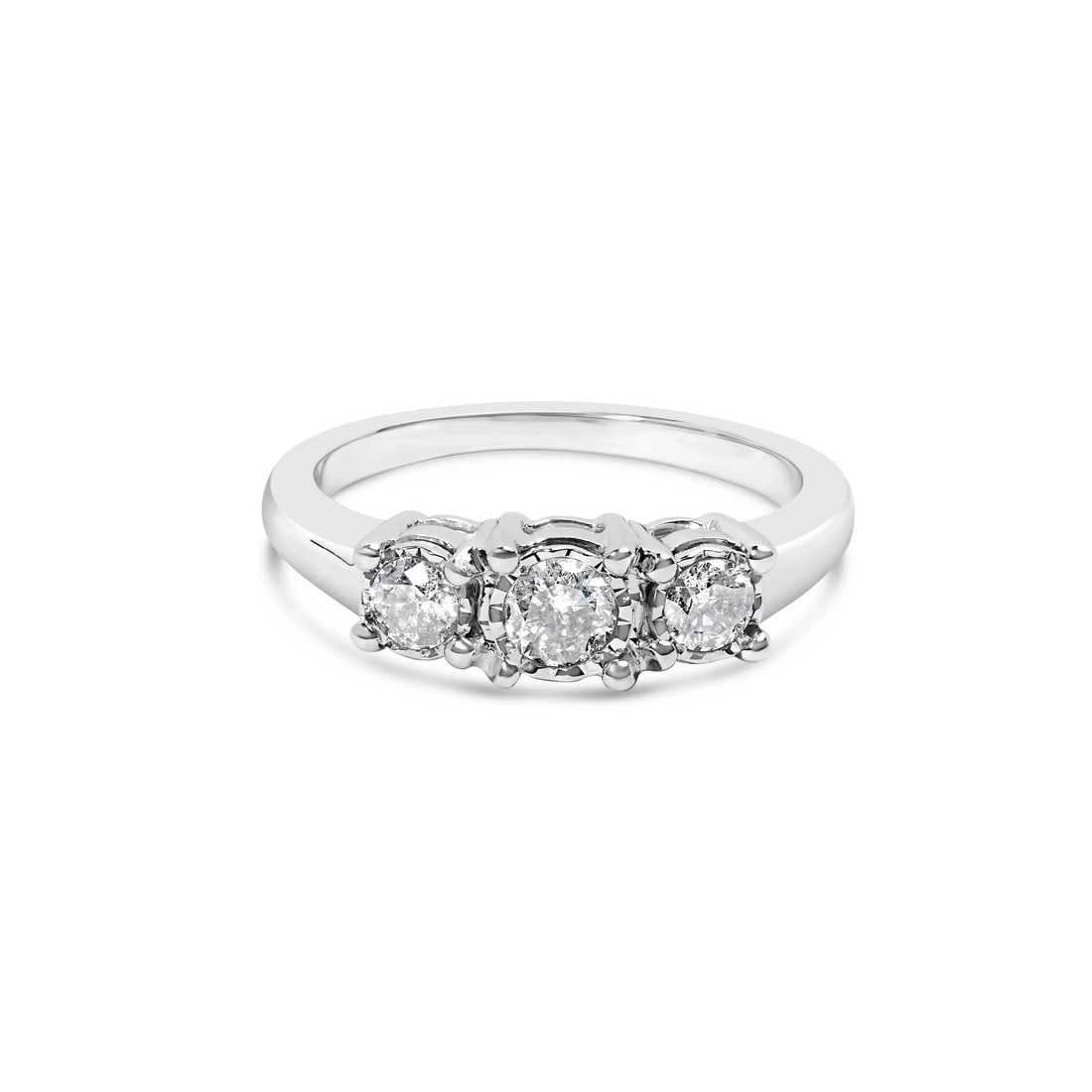 14K White Gold 1/2 Cttw Miracle Set Round Lab Grown Diamond Three Stone Illusion Plate Ring (F-G Col: Crafted with 14K white gold, this radiant ring marries modern elegance with timeless charm, featuring a trio of lab-grown diamonds that dazzle in a miracle setting, creating an alluring illusion of