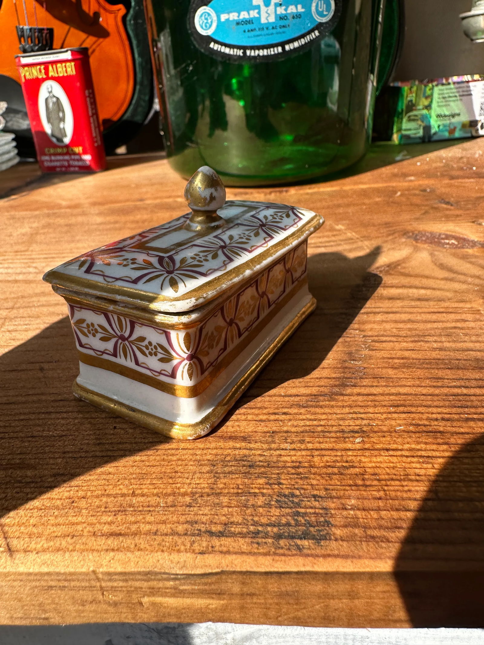 Small 1970s Ceramic Catchall With Matching Lid and Gold Accents - 6
