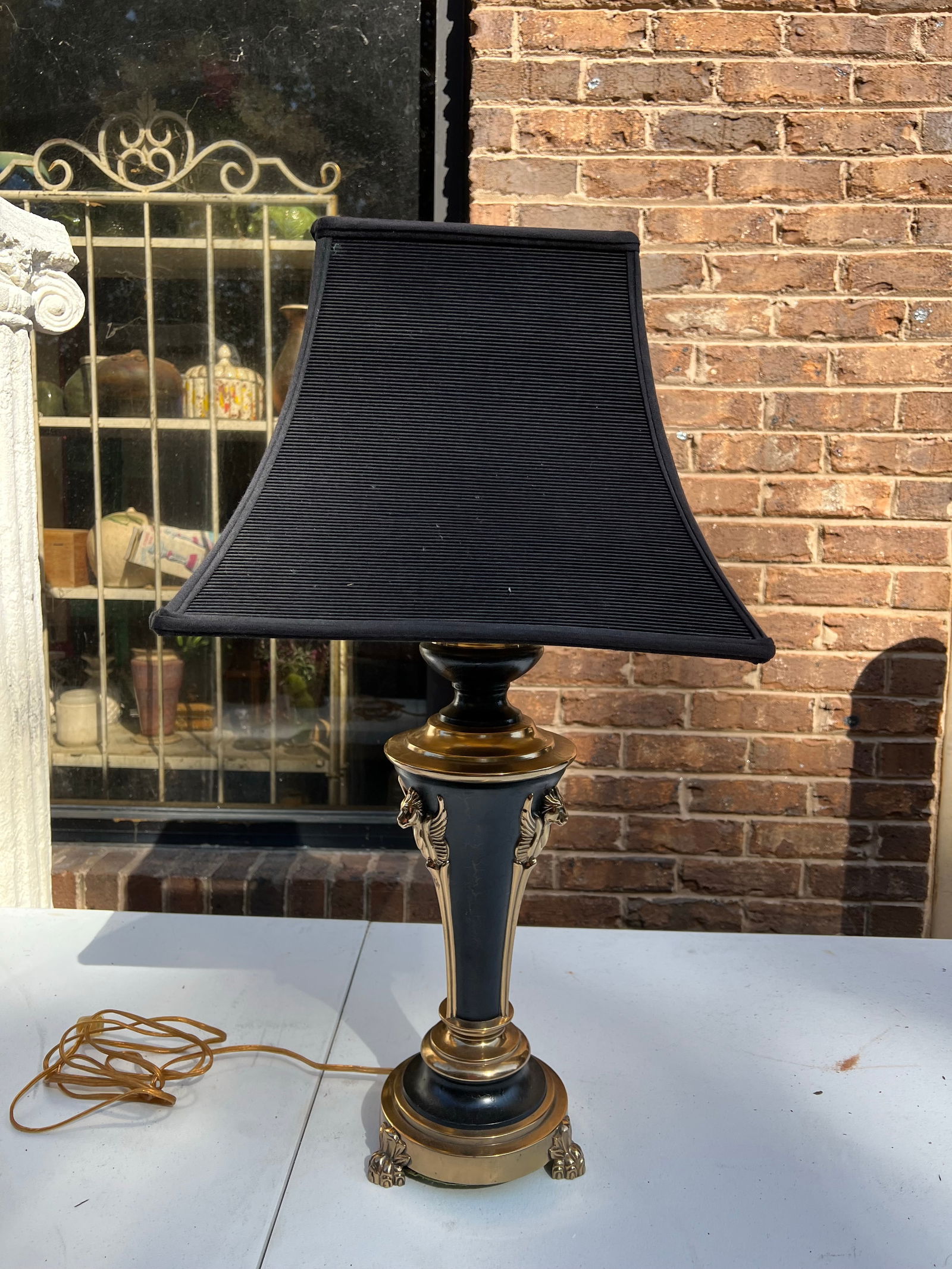 1970s Black and Gold Egyptian Lamp - 5