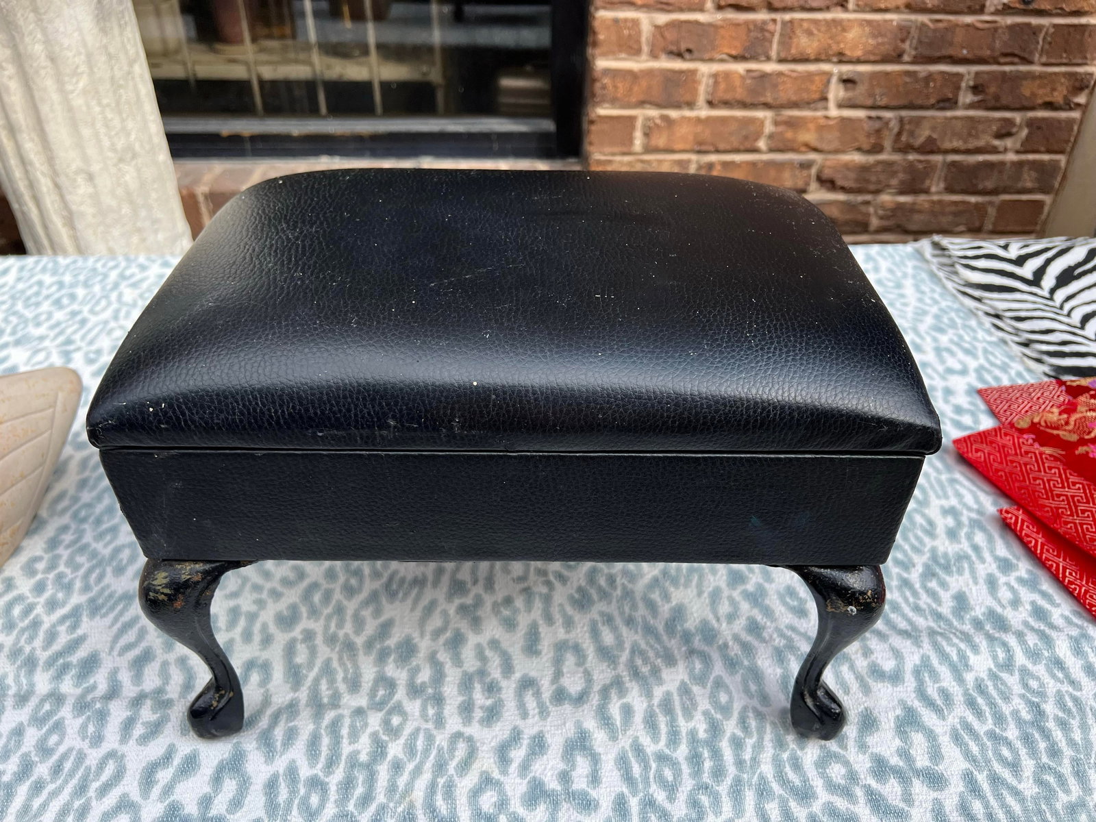 1970s Black Leather Stool With Opening Compartment - 5