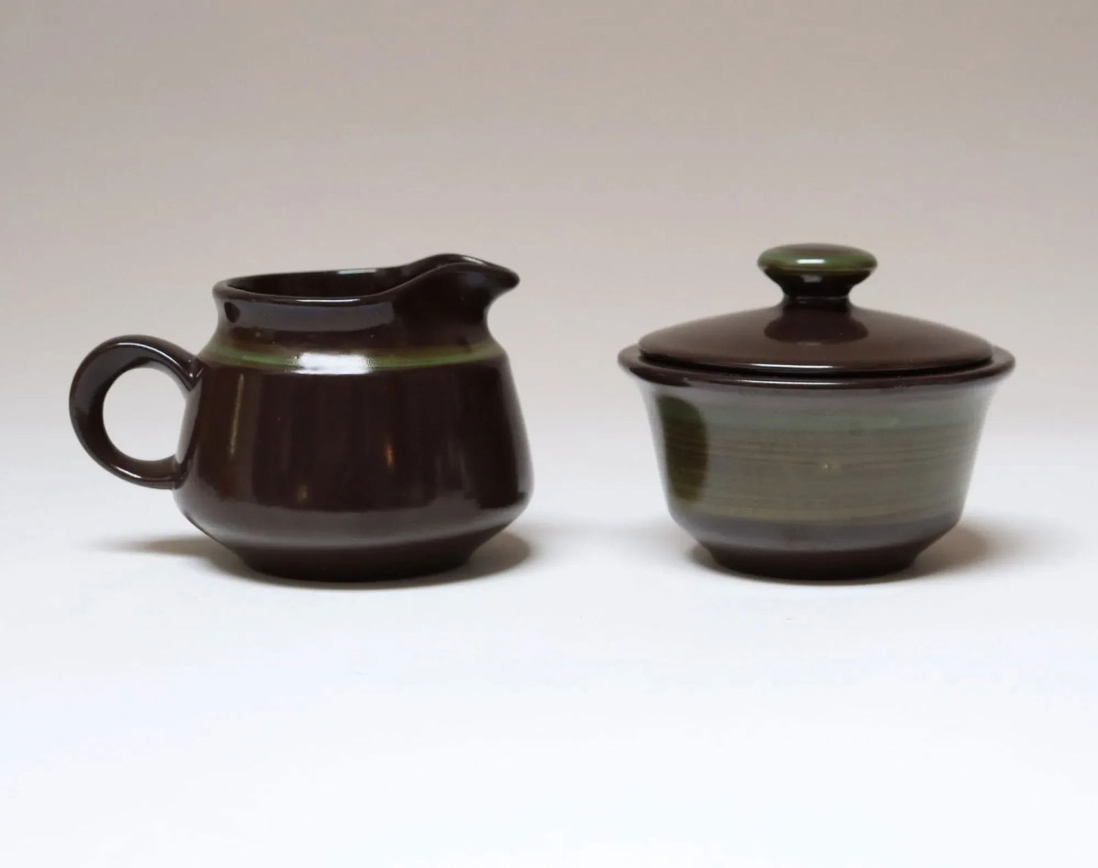 Vintage Franciscan "Madeira" Pottery Earthernware Creamer and Sugar Set - 2