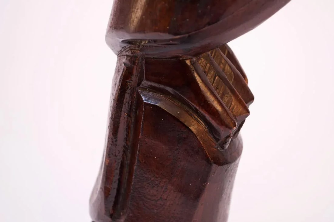 Vintage Folk Art Carved Eagle / Hawk Sculpture - 11