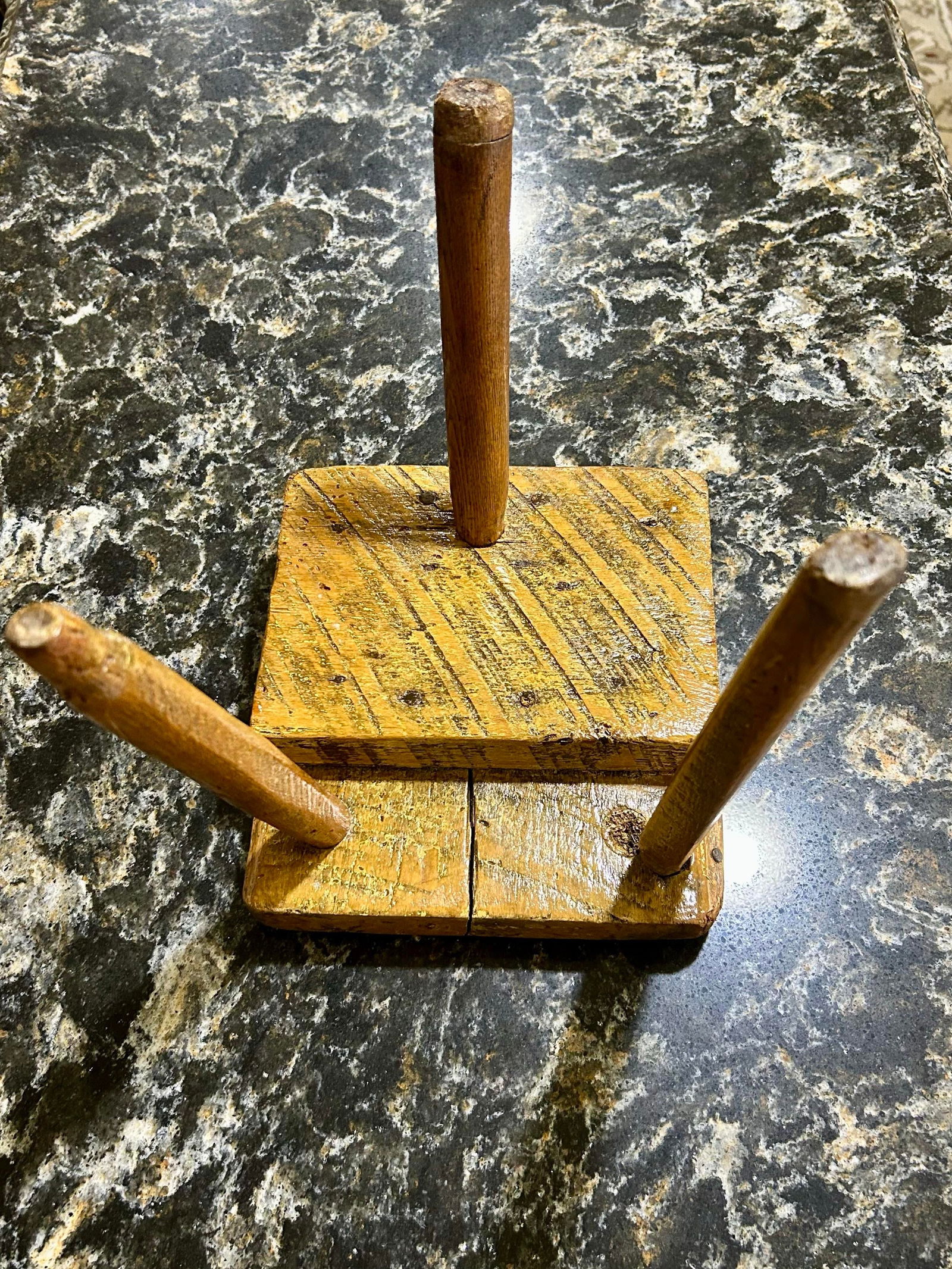 Mid 20th Century Amish-Made Hardwood Tripod Milking Stool - 3
