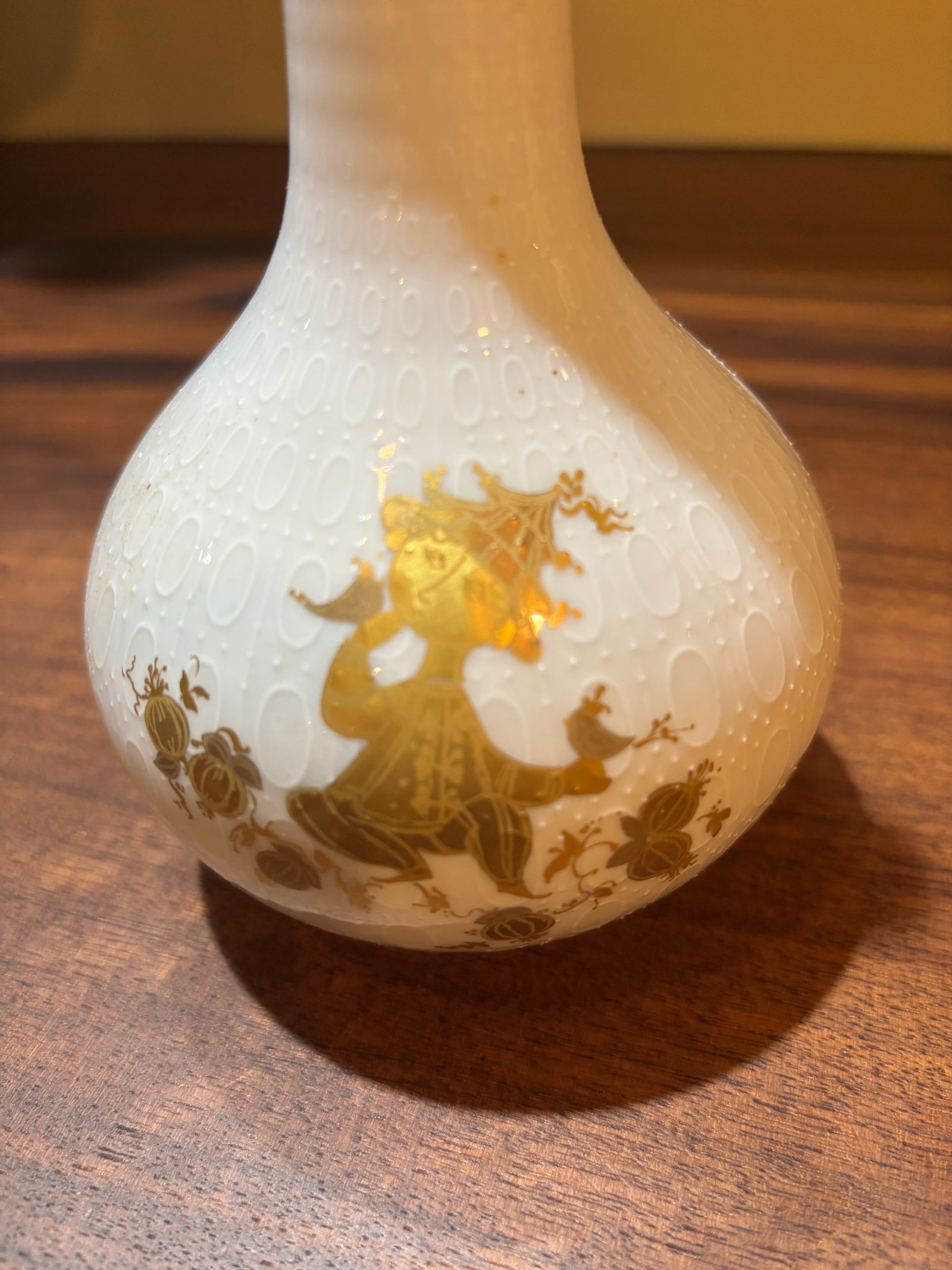 Mid-Century Romance Collection by Rosenthal Designed by Bjorn Wiinblad Vase With Gold - 4