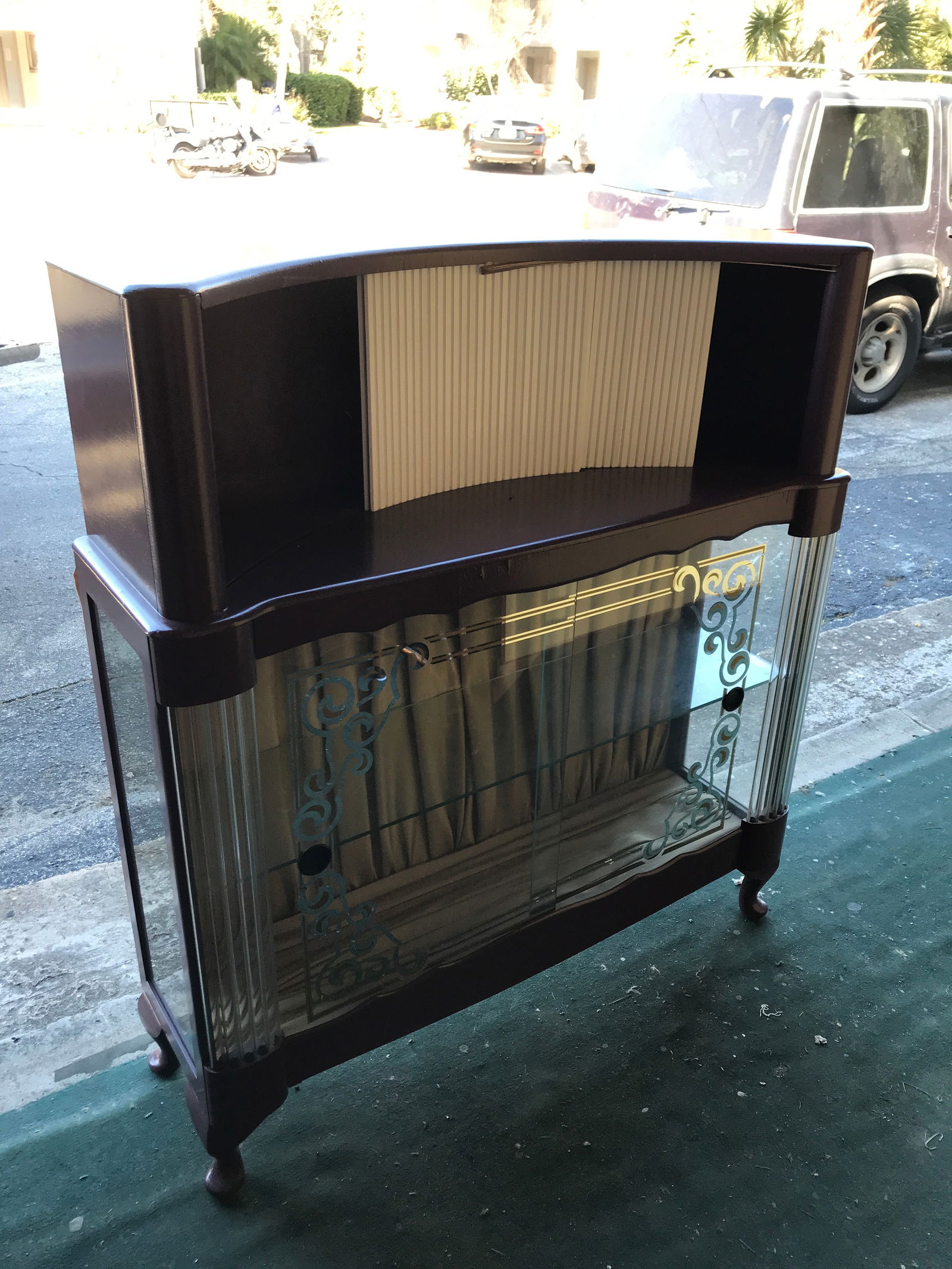 1920s Vintage Barber Shop Cabinet Bar - 9
