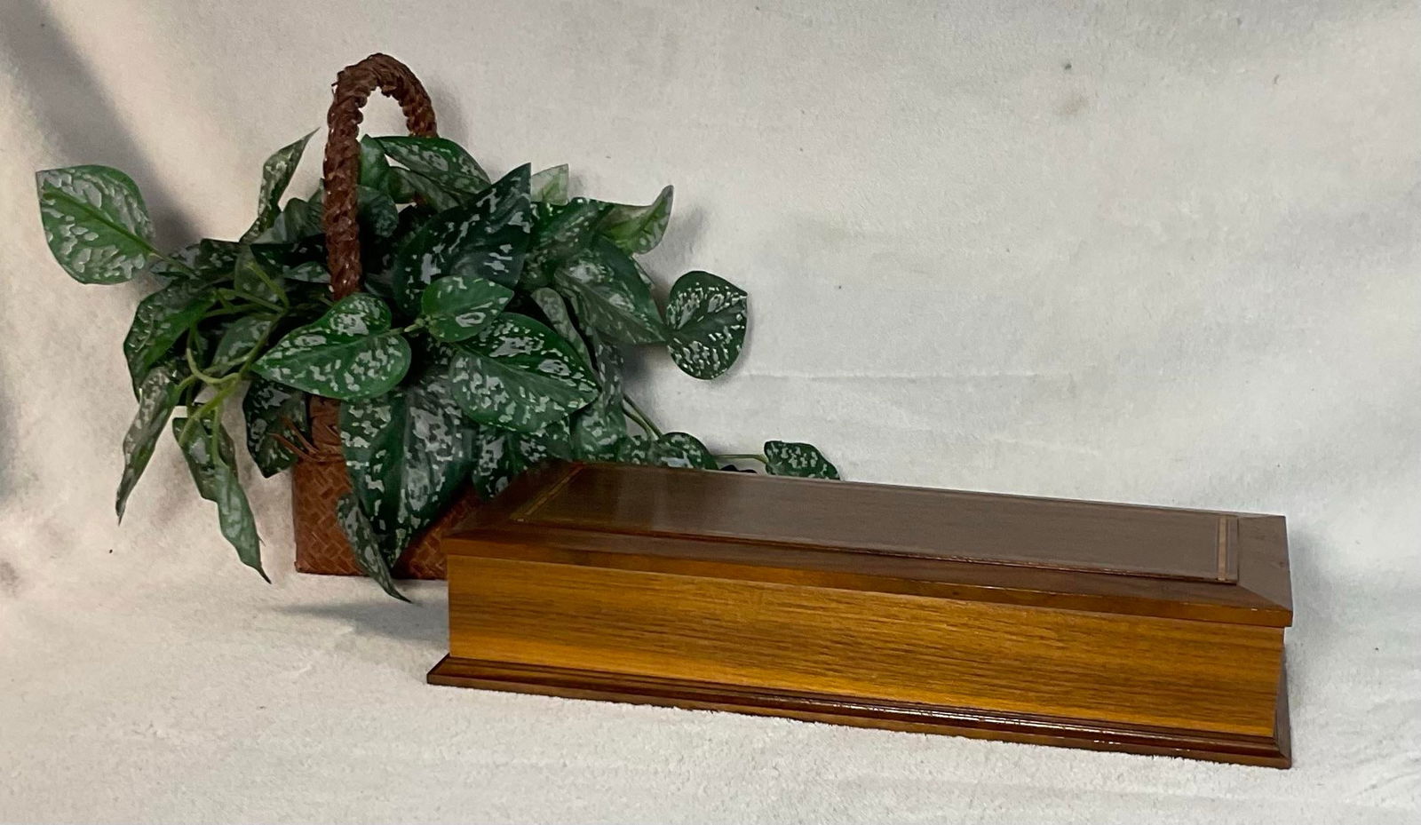 Mode Danish Rosewood Stainless Steel Knives by Sheffield England in Presentation Case, C. 70s - 11