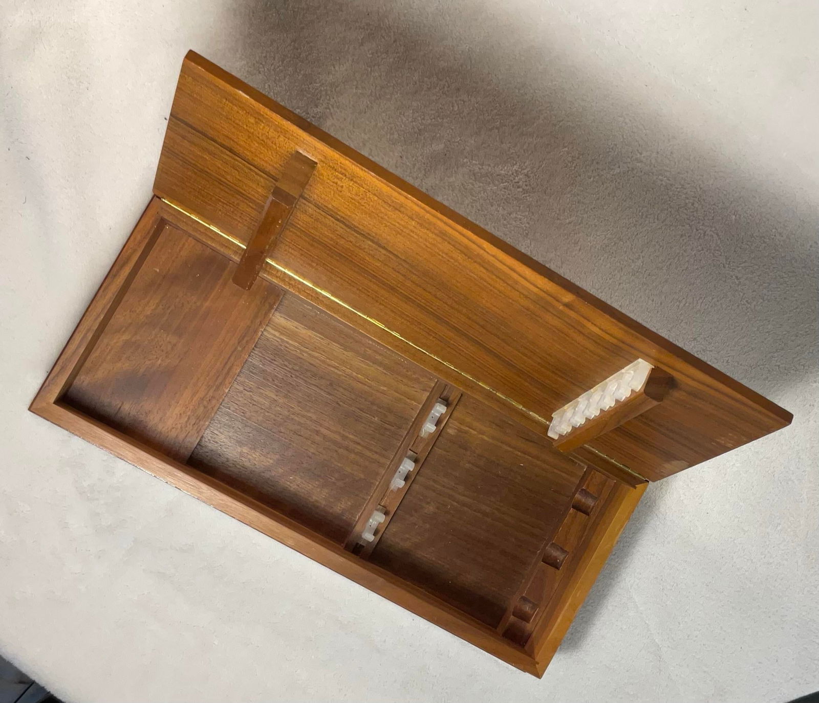 Mode Danish Rosewood Stainless Steel Knives by Sheffield England in Presentation Case, C. 70s - 9