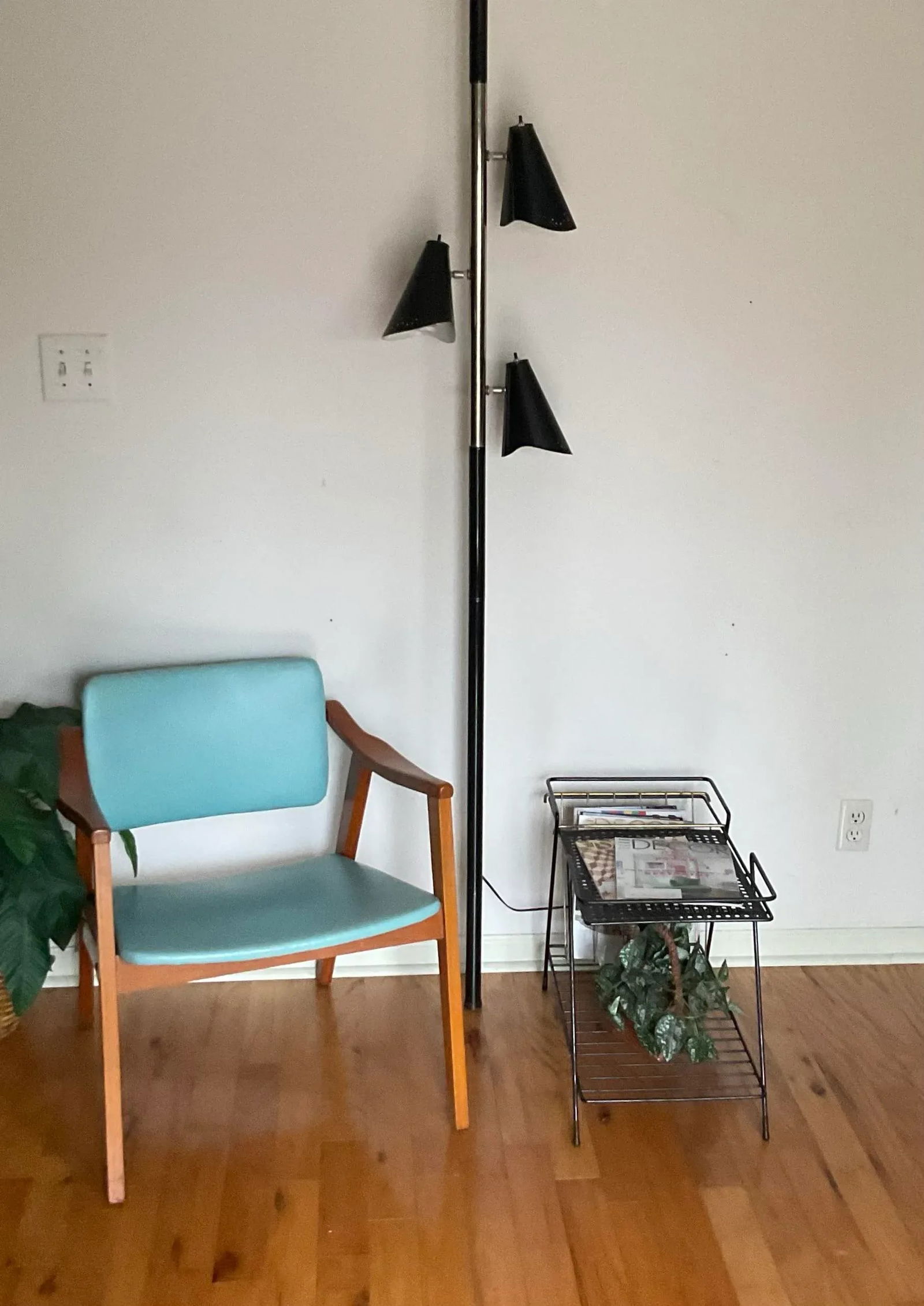 Vintage 1960s Mathieu Mategot Style Mid-Century Modern Magazine Rack Table - 11