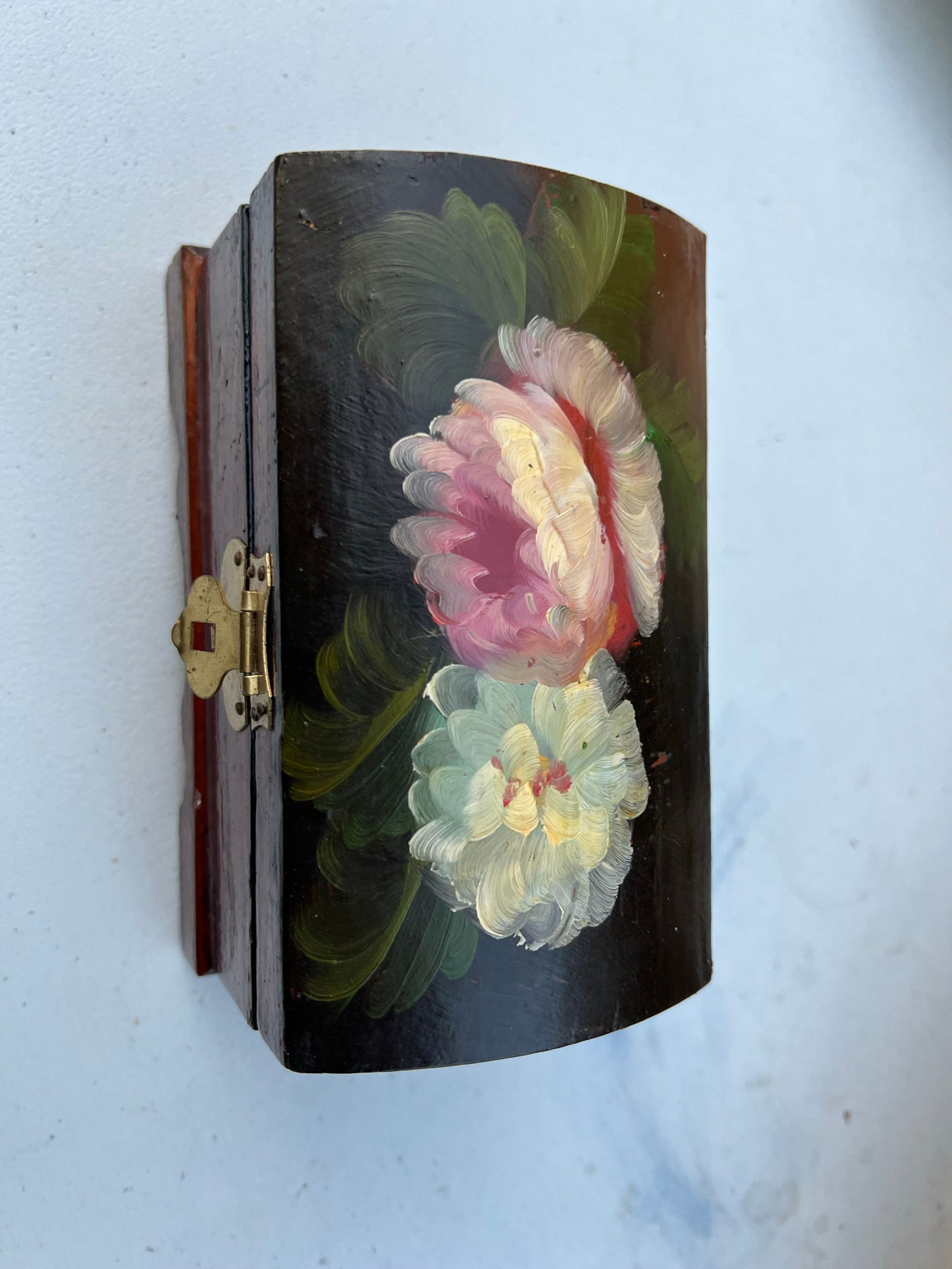 1970s Small Wooden Hand Painted Floral Box With Latch - 2