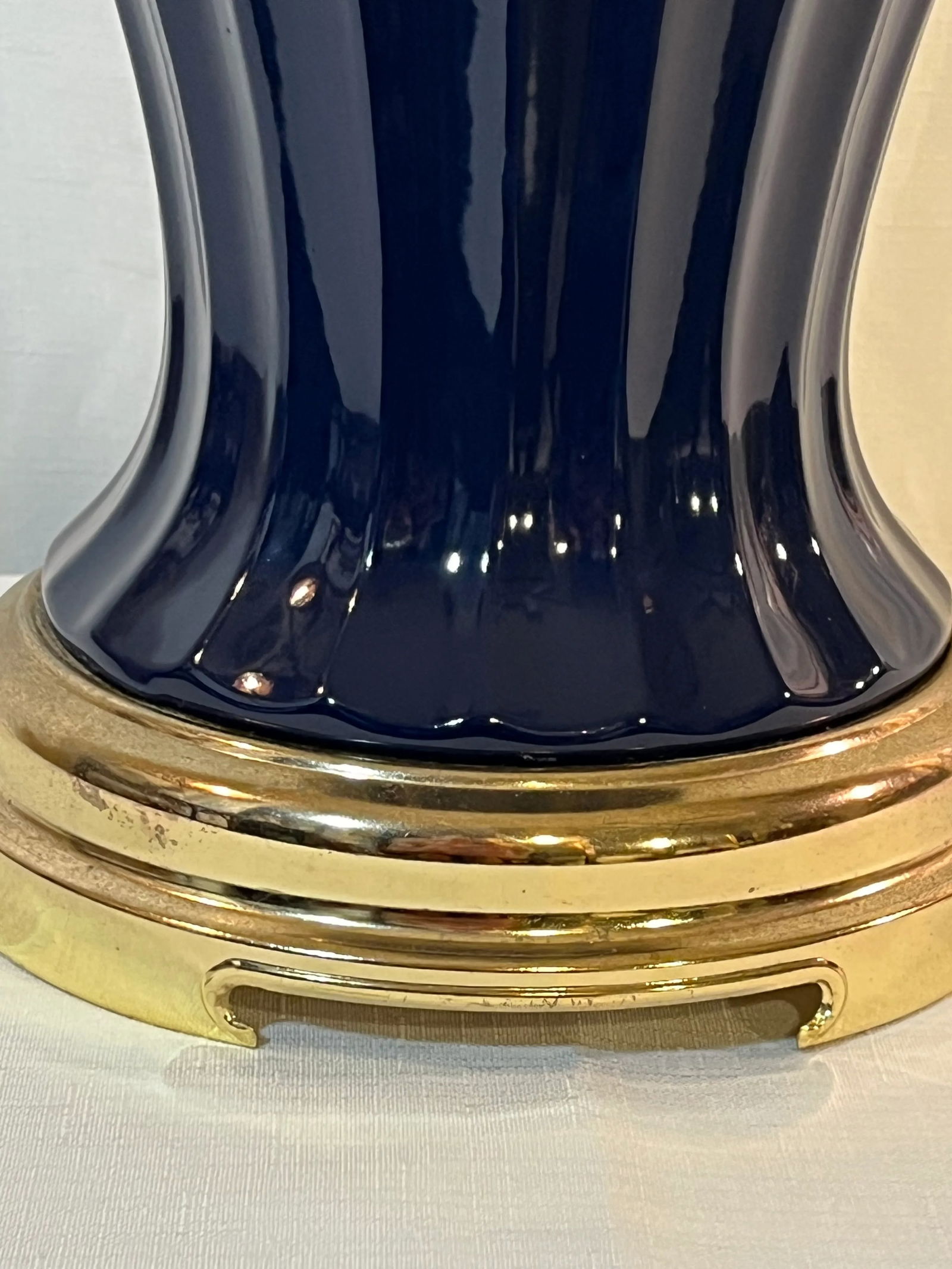 Vintage Hollywood Regency Cobalt Blue Fluted Ginger Jar Table Lamp on Brass Stand - 2
