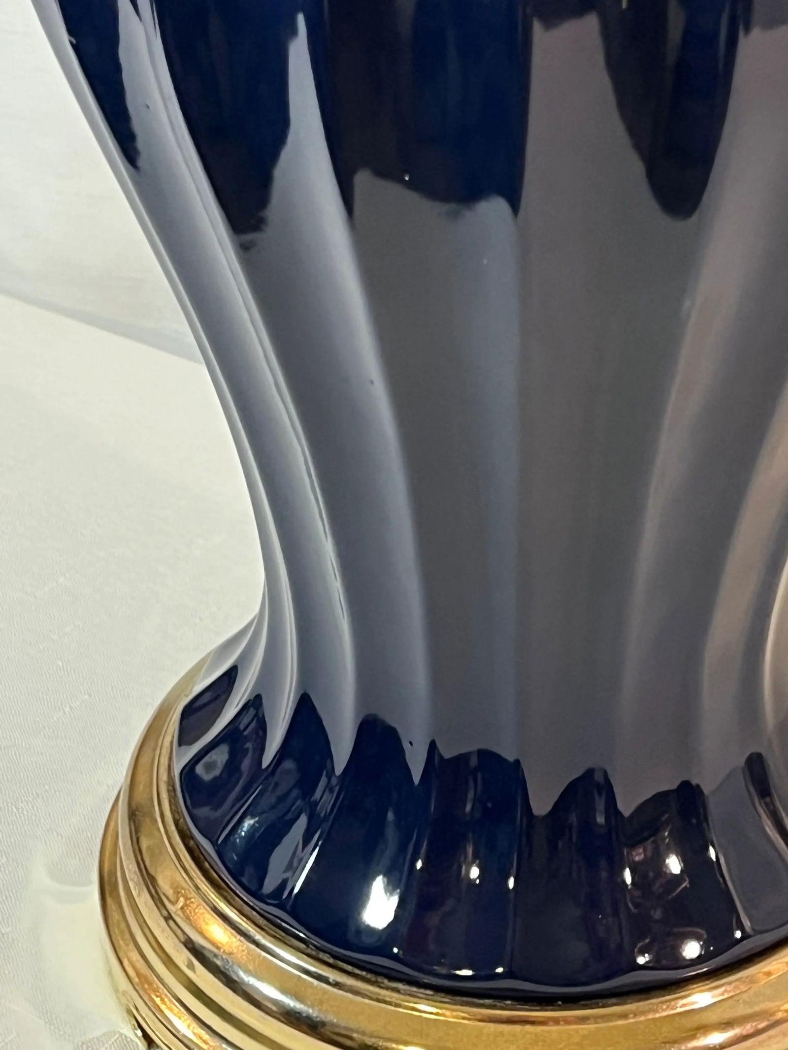 Vintage Hollywood Regency Cobalt Blue Fluted Ginger Jar Table Lamp on Brass Stand - 7