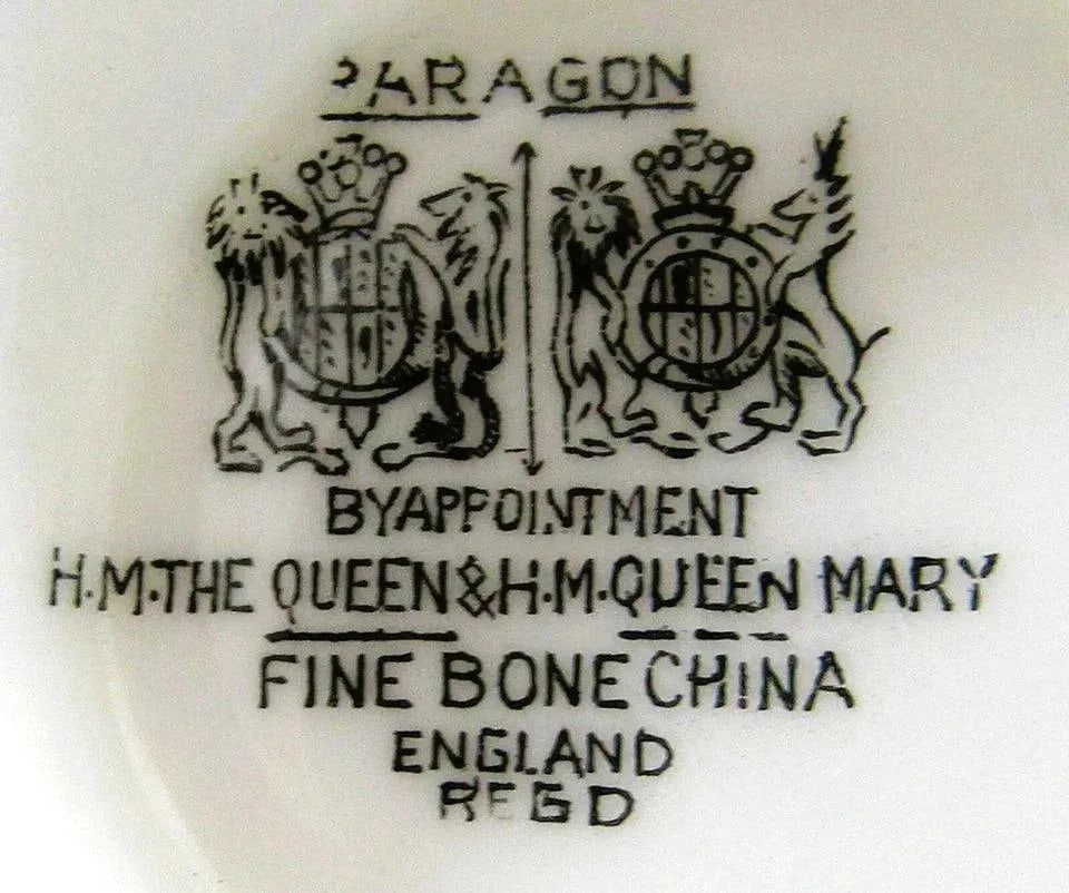 1940s Paragon Peach and Green Butterfly Handle Teacup and Saucer - 6