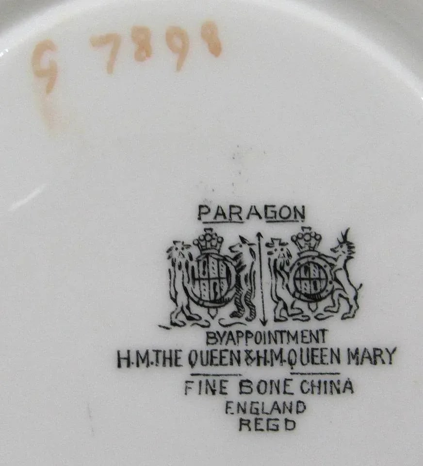 1940s Paragon Peach and Green Butterfly Handle Teacup and Saucer - 9