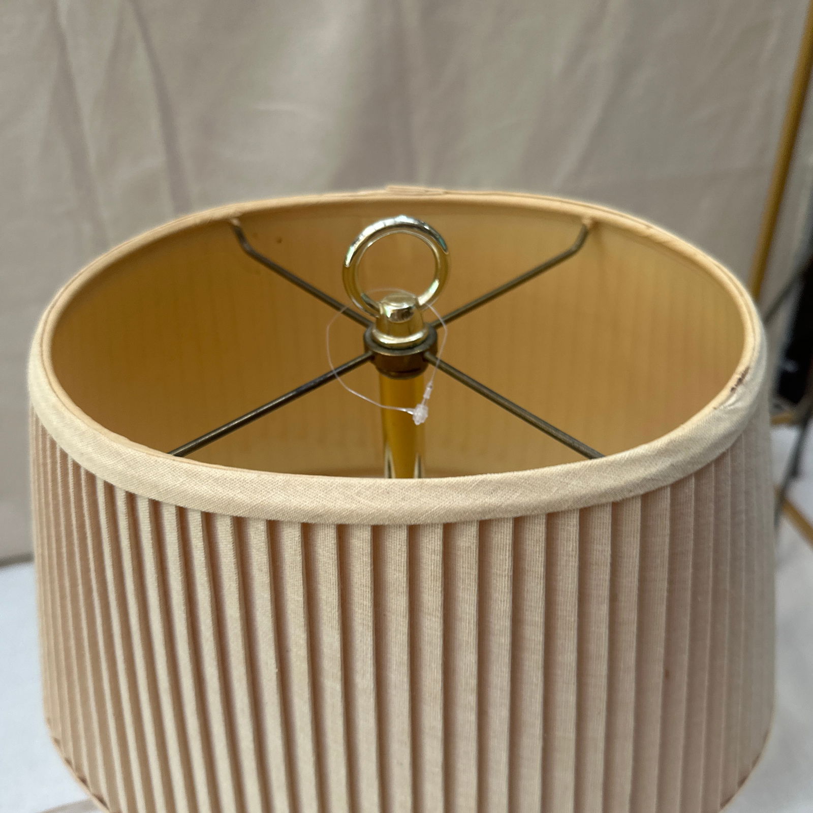 1970s Simple Brass Table Lamp With Lampshade - 7