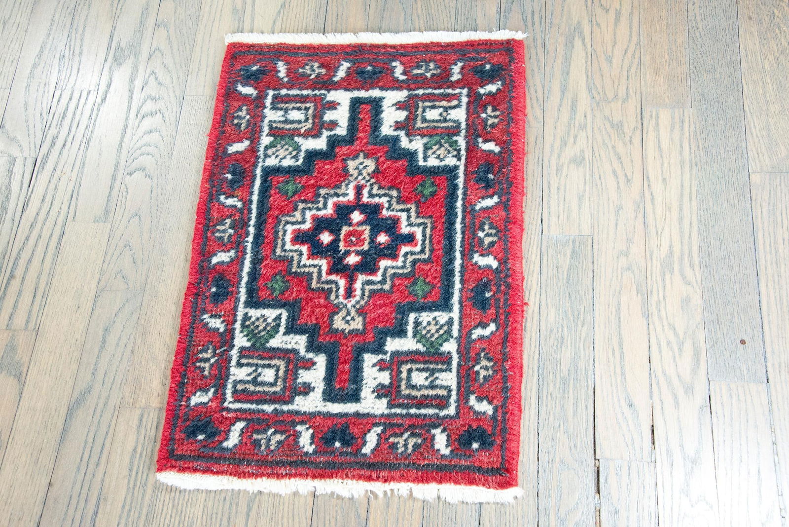 Vintage Persian Hamandan Rug - 8