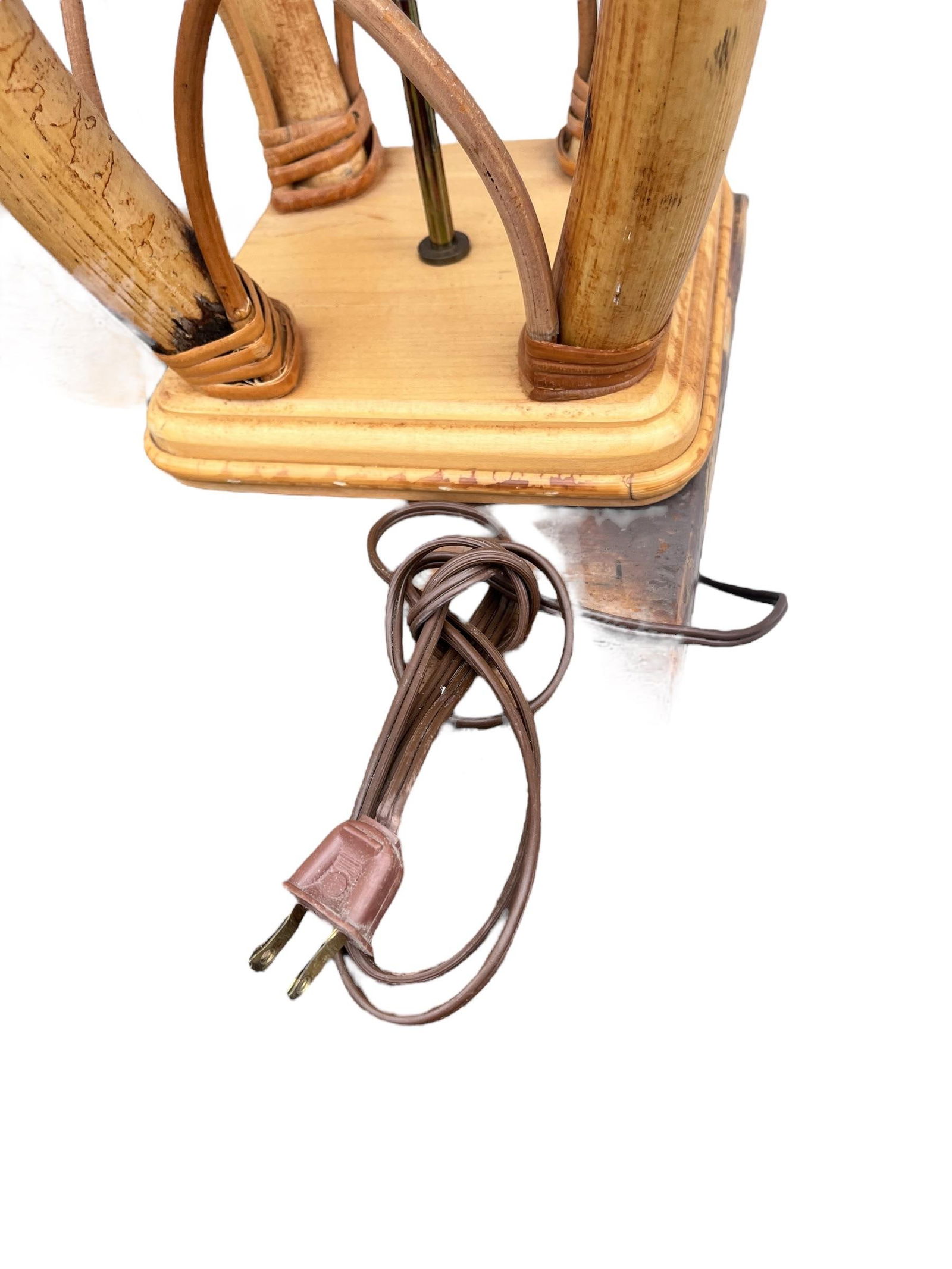 Vintage Mid Century Modern Rattan Bentwood Table Lamp - 6