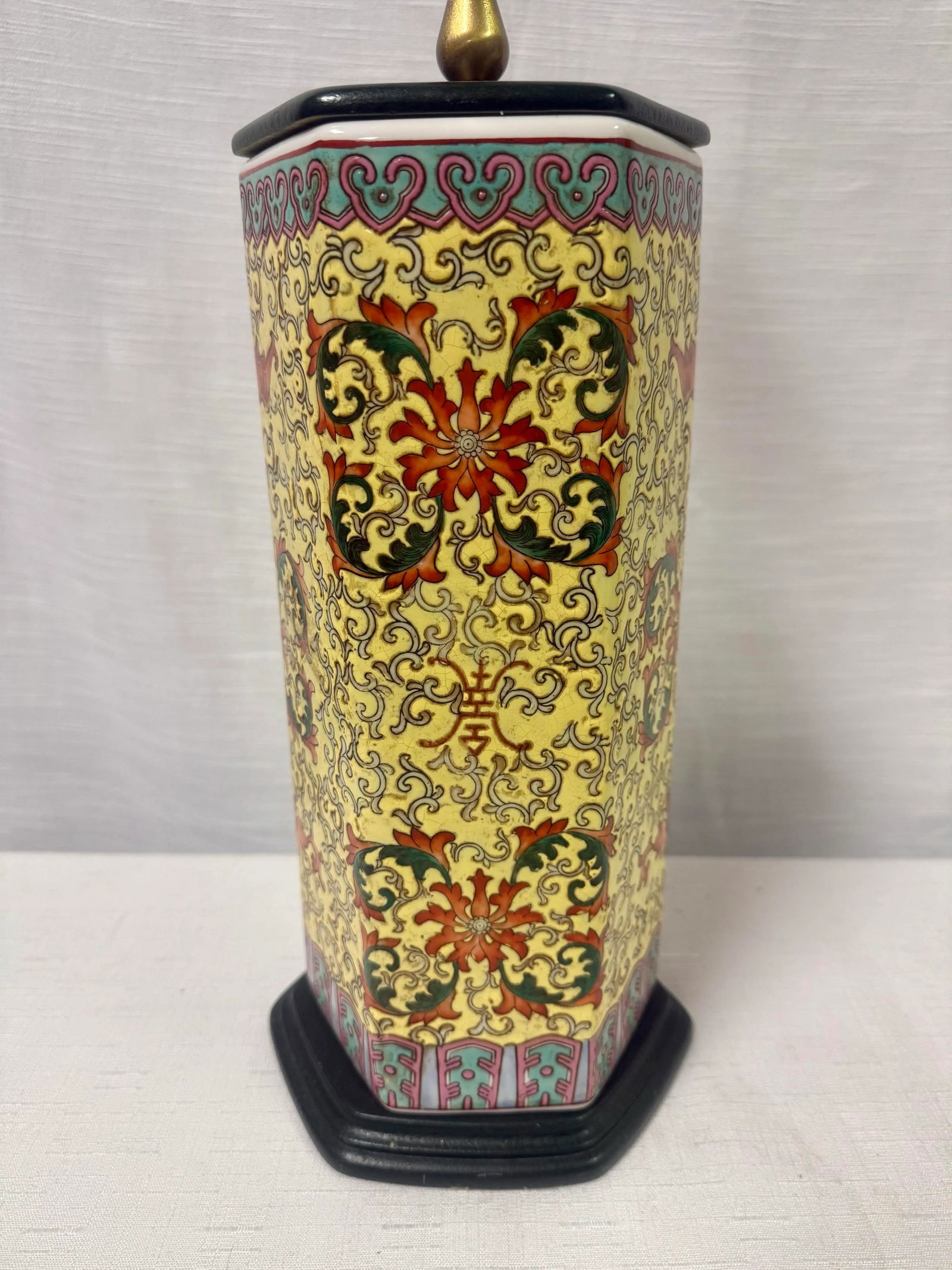 Vintage Chinoiserie Chinese Export Yellow Porcelain Table Lamp With Floral Pattern - 8