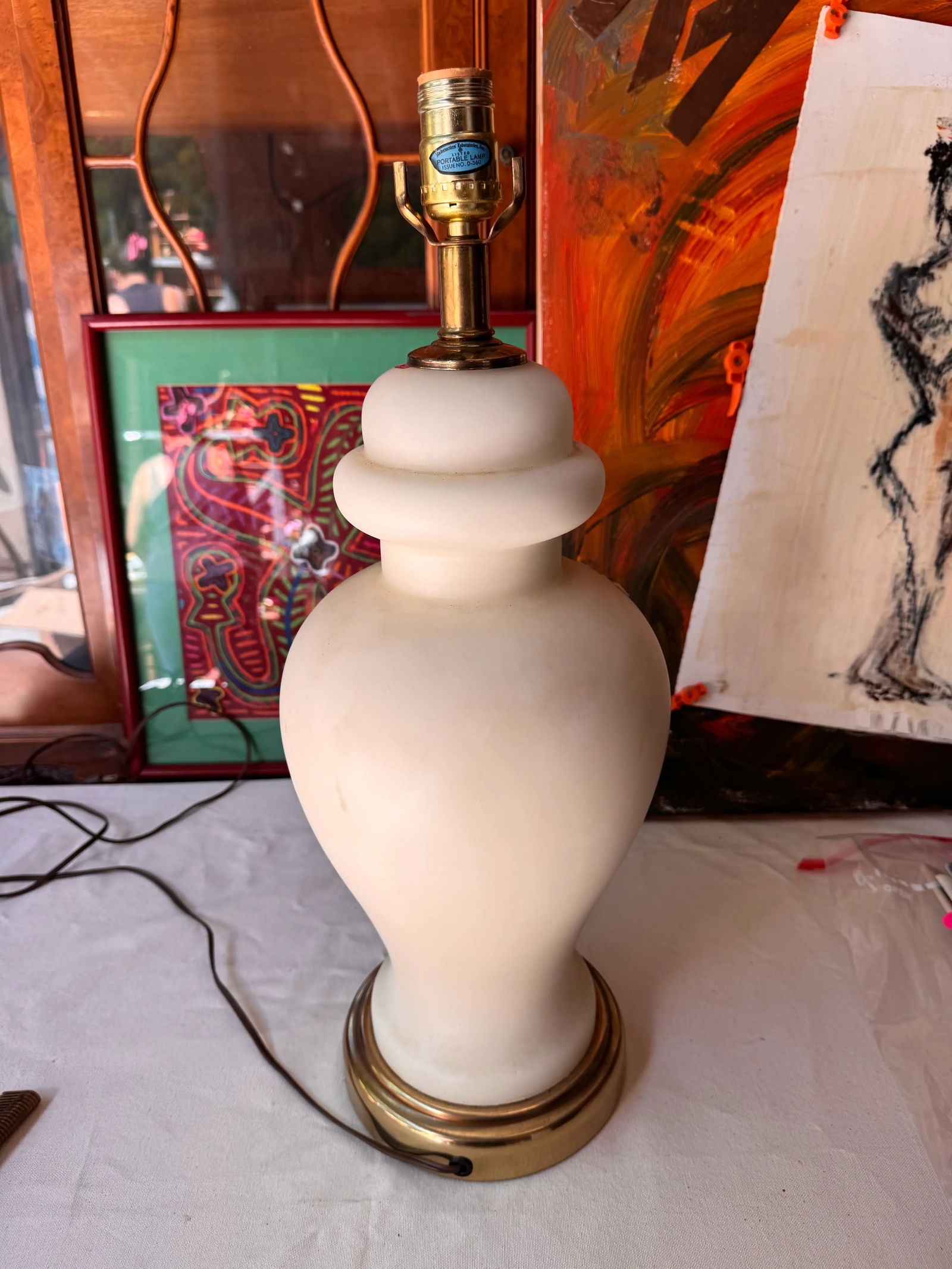 Vintage Floral Sculptural White Pottery Lamp - 4