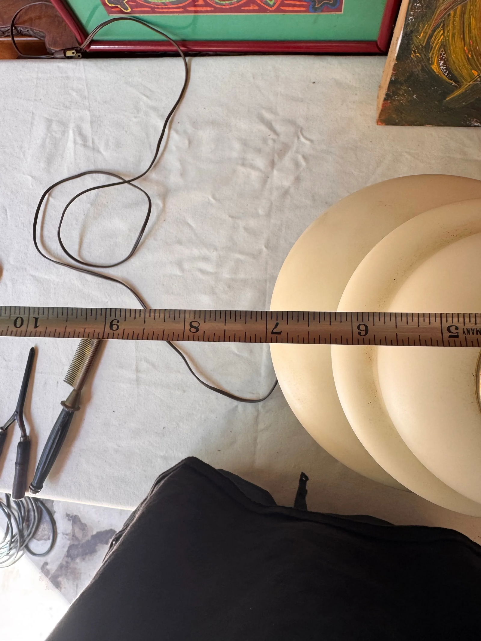 Vintage Floral Sculptural White Pottery Lamp - 5