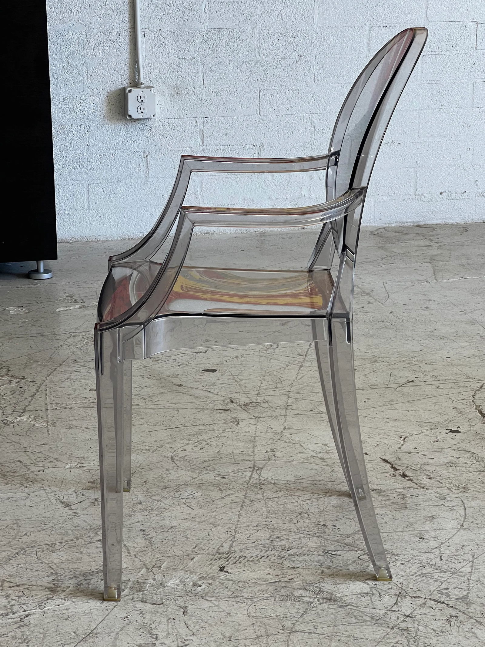 Vintage Acrylic Louis Ghost Chair by Philippe Starcke for Kartell - 2