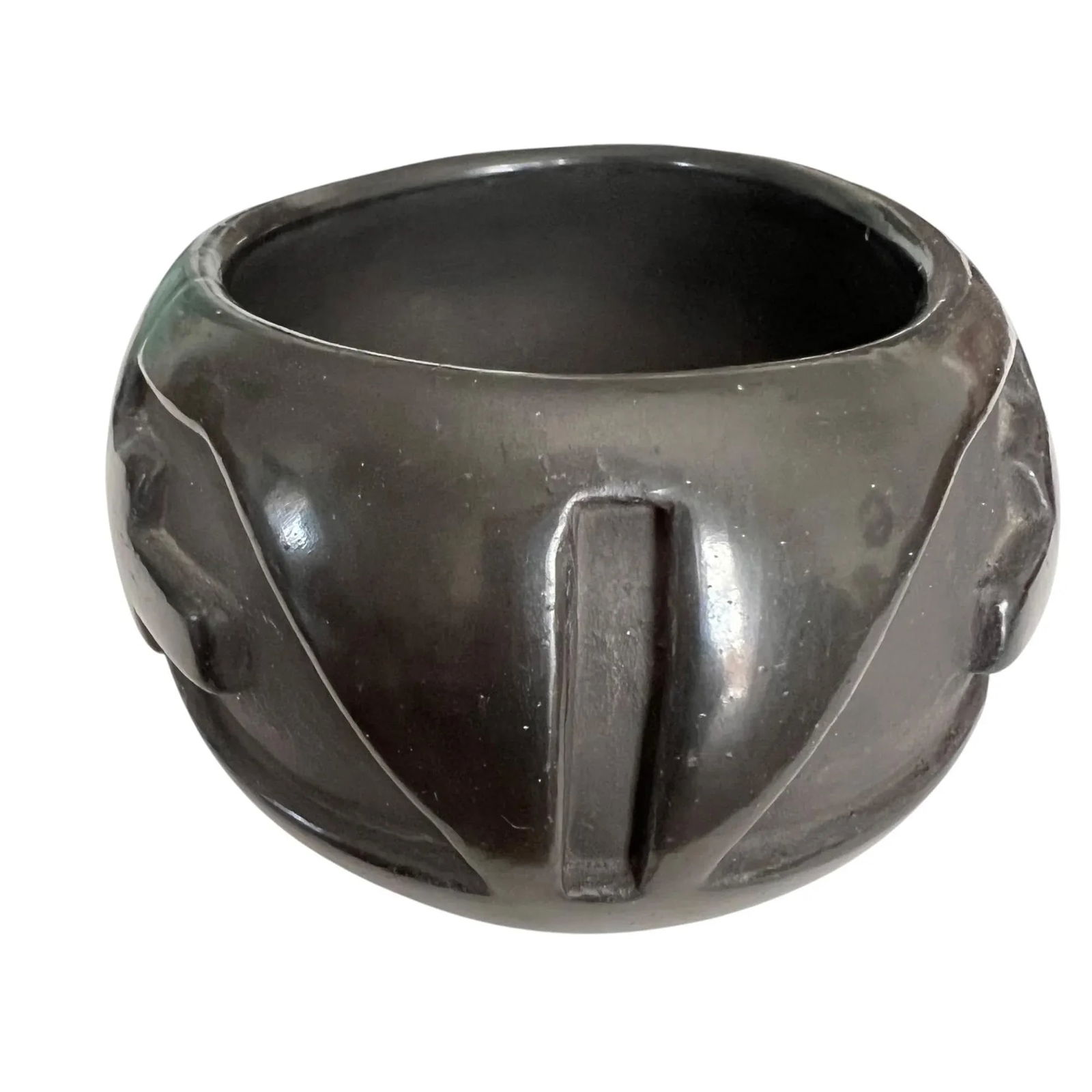 Native American Pottery From the Santa Clara Pueblo, Signed Stella Charavarria - 4