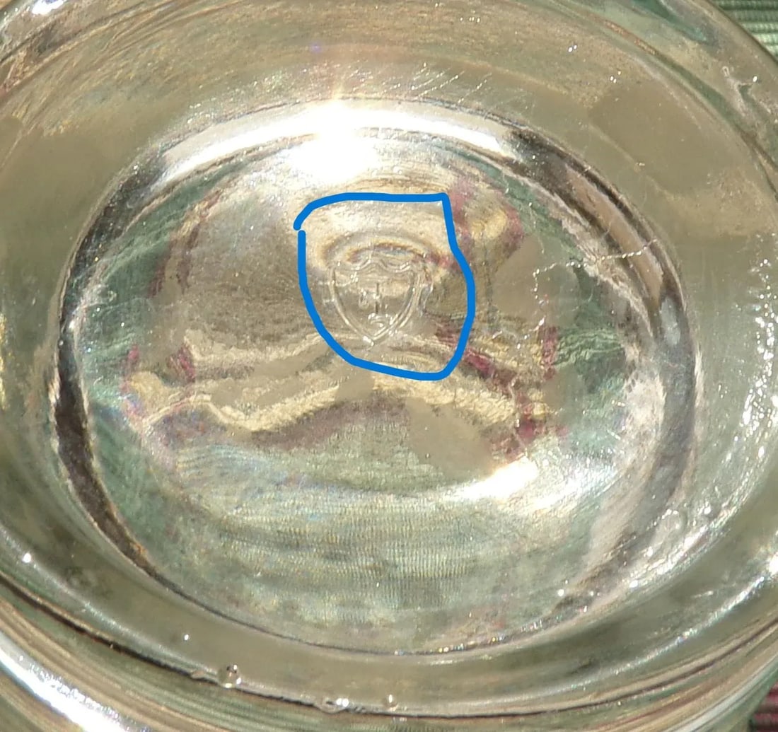 1960s Large Pitcher and Eight Glasses, Etched With Flowers and Leaves - 9 Pieces - 18