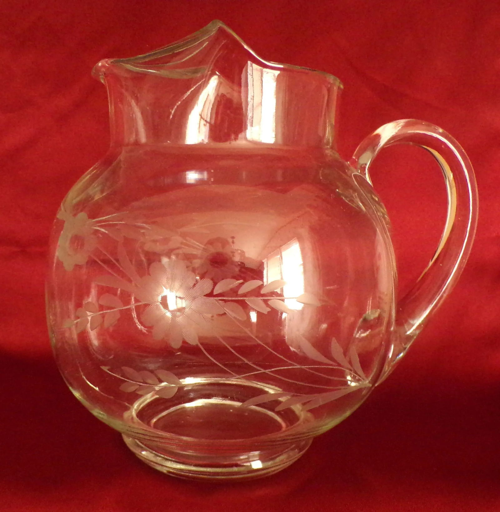 1960s Large Pitcher and Eight Glasses, Etched With Flowers and Leaves - 9 Pieces - 5