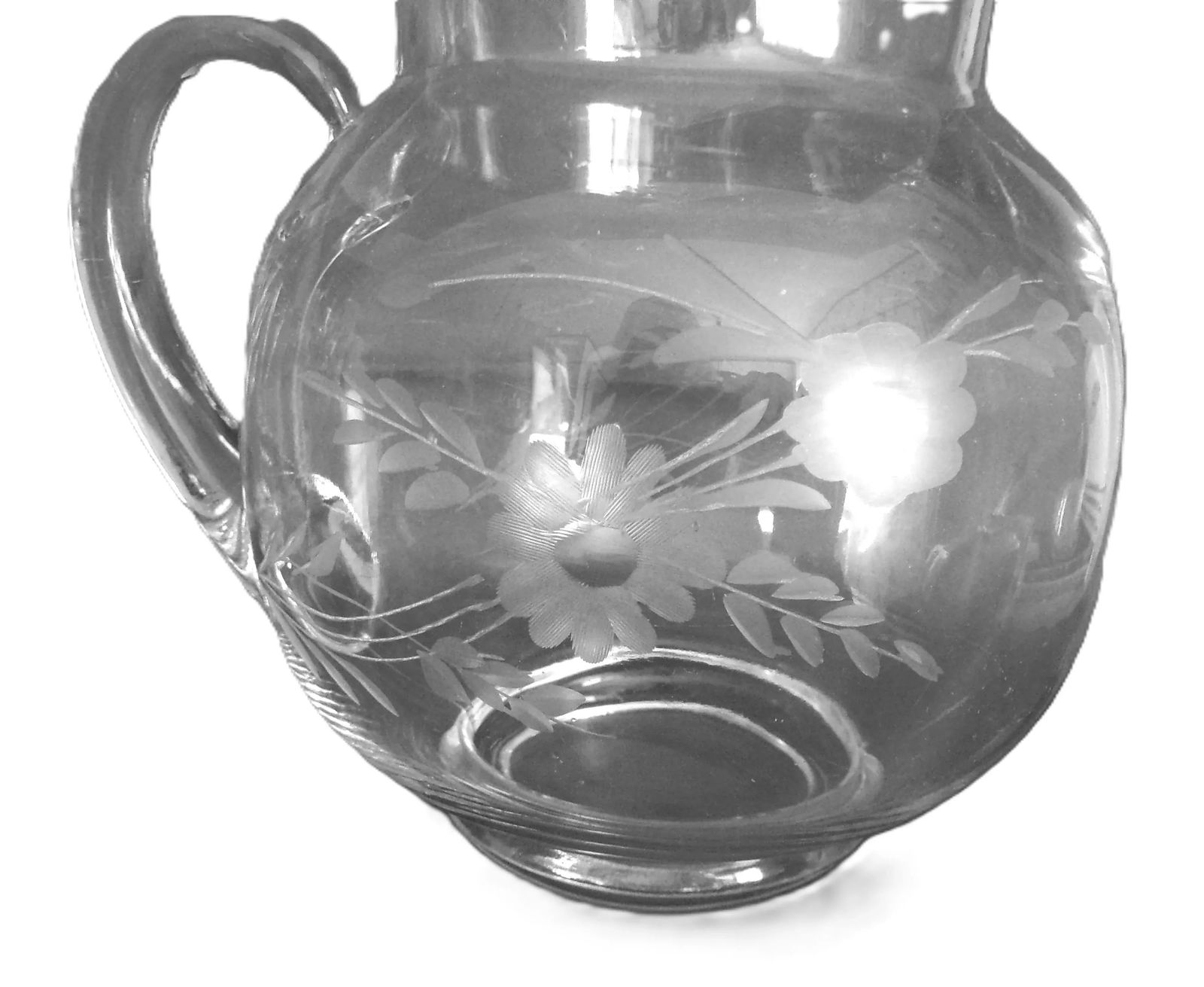 1960s Large Pitcher and Eight Glasses, Etched With Flowers and Leaves - 9 Pieces - 8