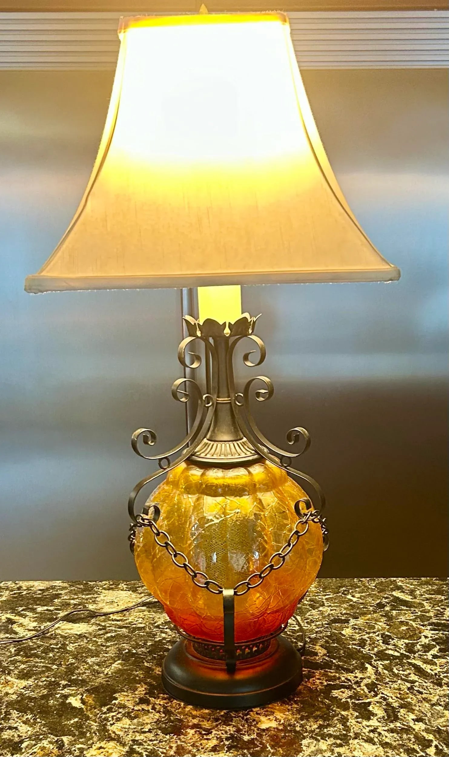 Mid 20th Century Spanish Revival Table Lamp, With 3-Way Lighting, Amberina Glass and Wrought Iron De - 2