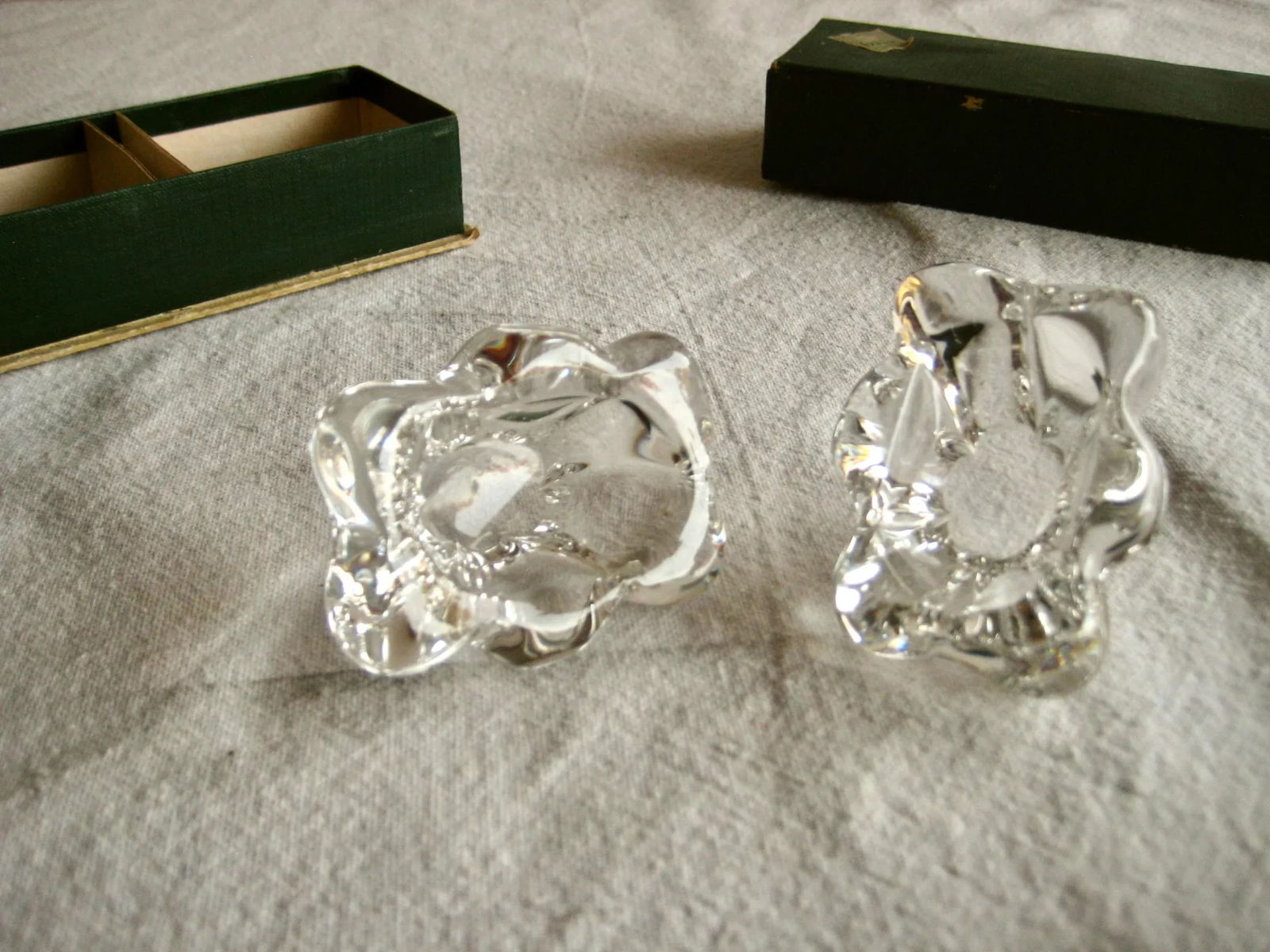 1920s French Mdi -Century- Modern Daum Crystal Salt and Pepper Set - 2